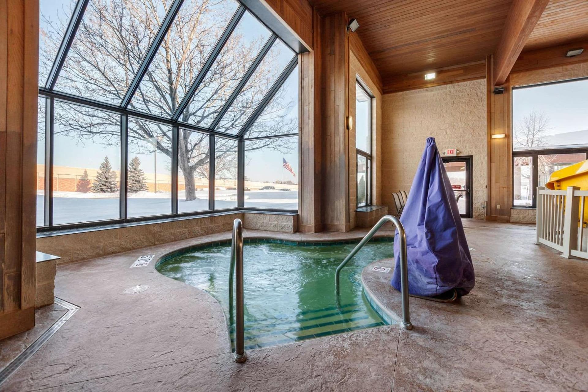 Comfort Suites Green Bay West gallery photo in Green Bay, WI — image 28