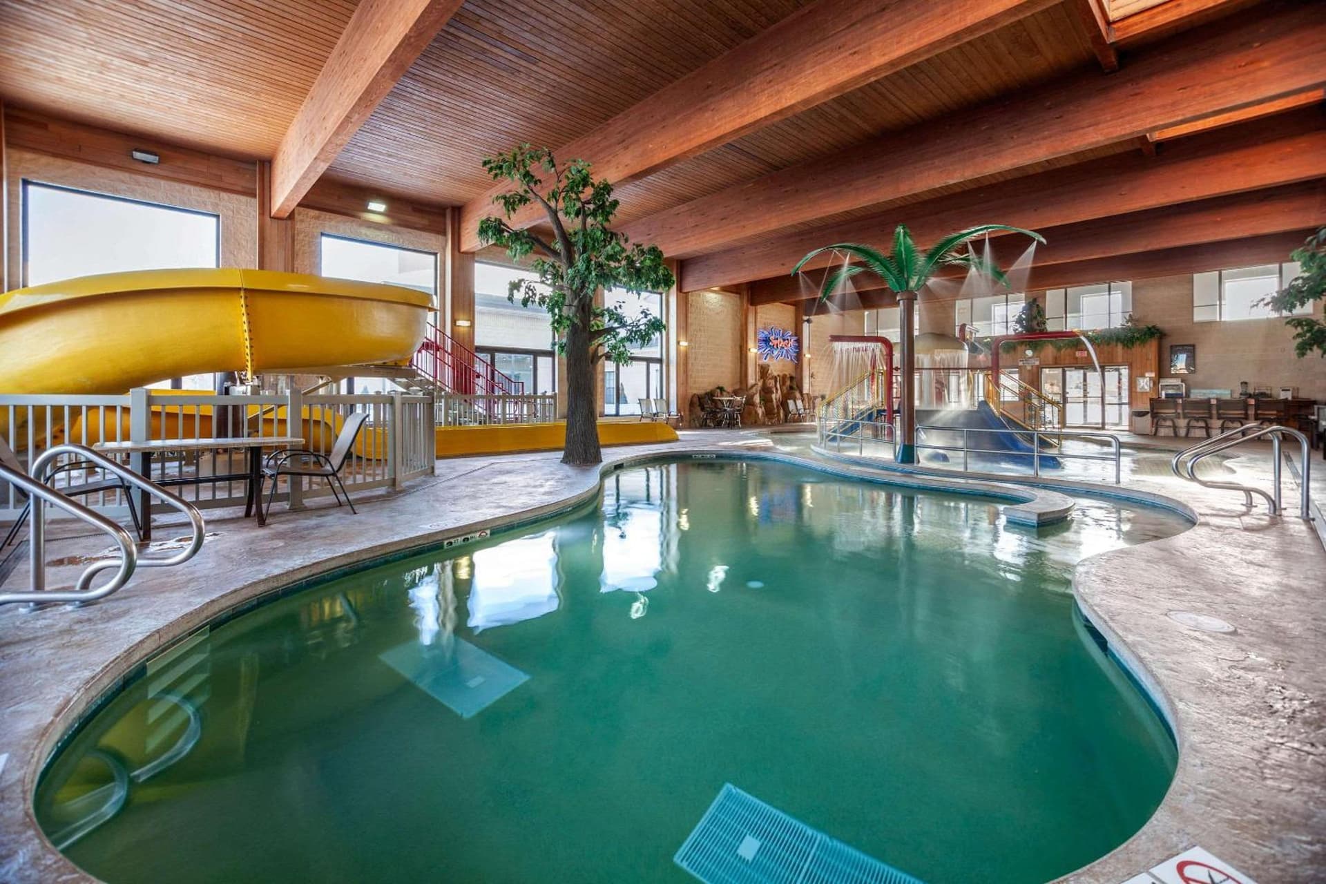 Comfort Suites Green Bay West gallery photo in Green Bay, WI — image 46