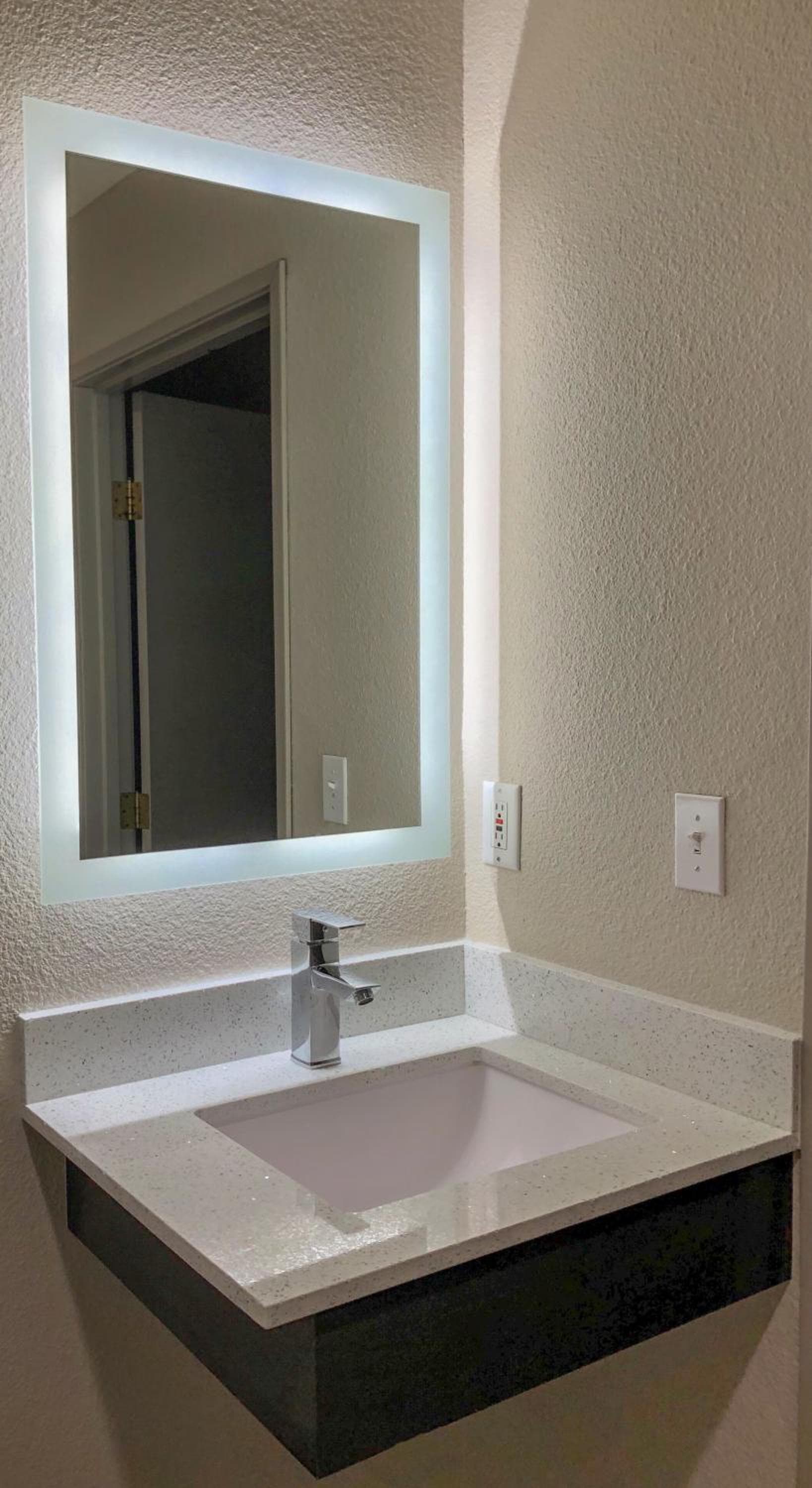 La Quinta Inn & Suites by Wyndham Las Vegas Nellis gallery photo in Las Vegas, NV — image 47