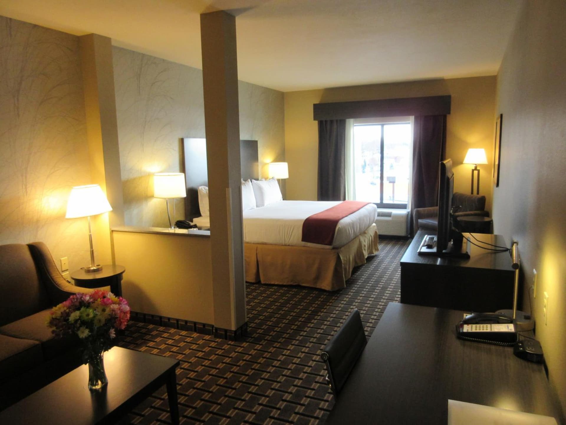 Holiday Inn Express & Suites Butler by IHG property views in Butler, PA — gallery photo 3