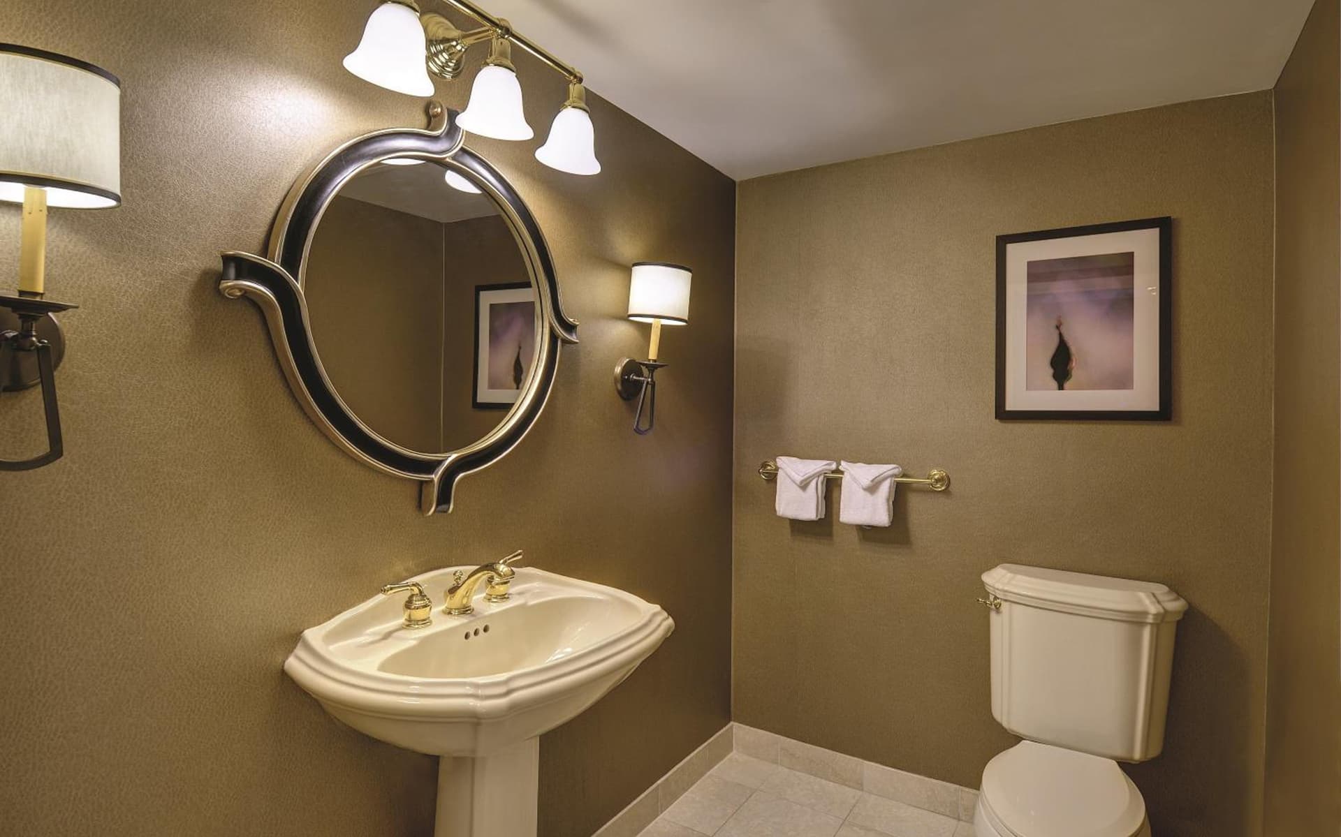 Excalibur gallery photo in Las Vegas, NV — image 53