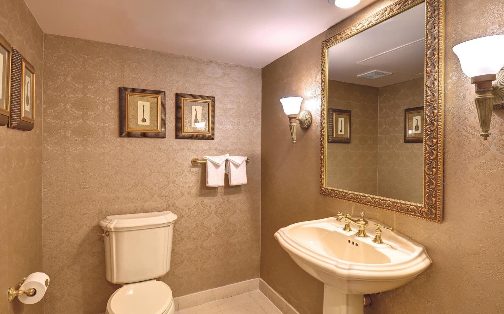 Excalibur gallery photo in Las Vegas, NV — image 23