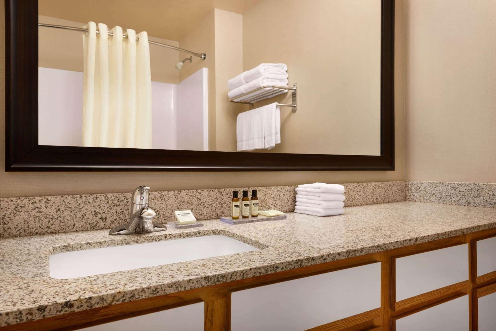 Hawthorn Extended Stay by Wyndham Milwaukee Airport gallery photo in Milwaukee, WI — image 27
