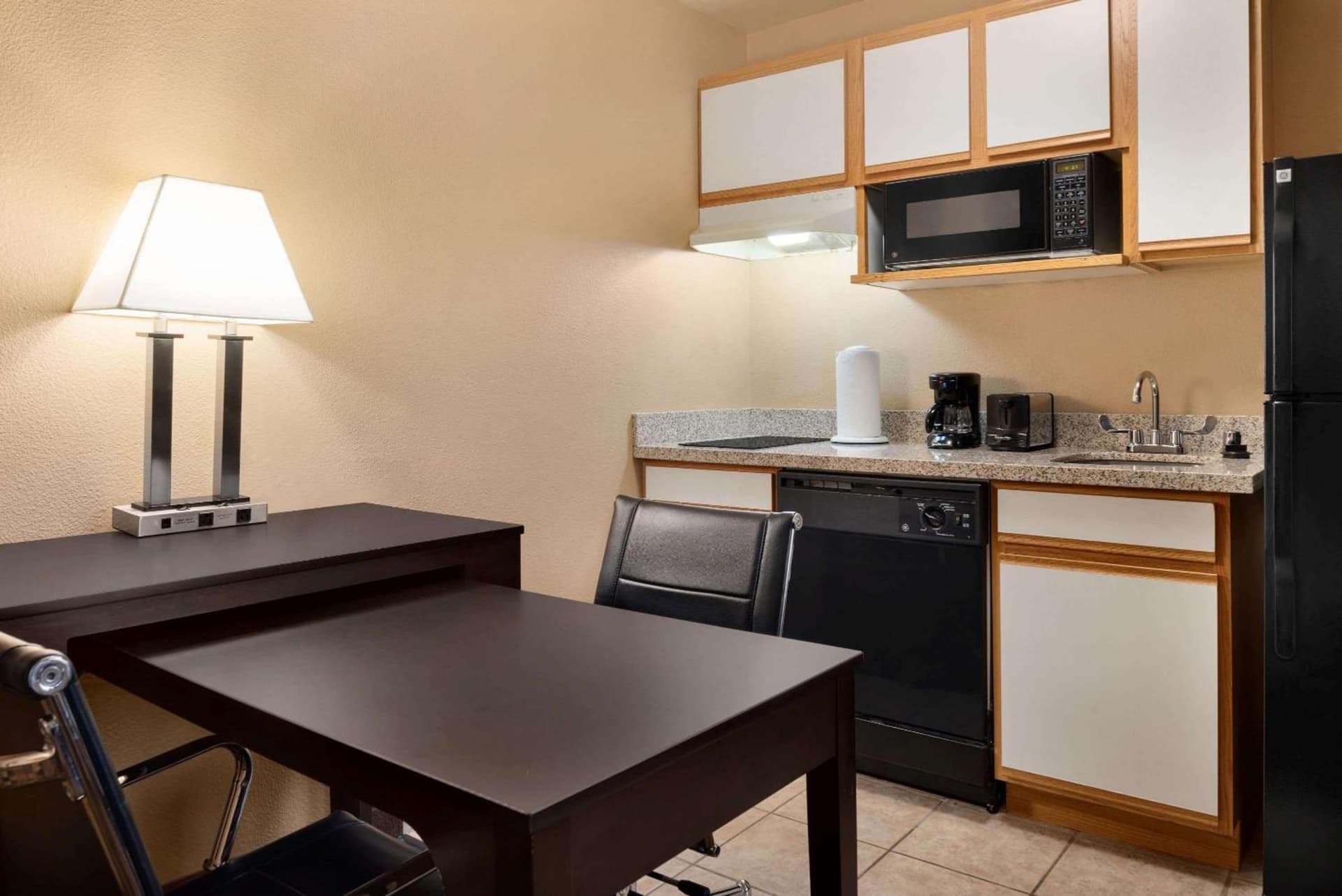Hawthorn Extended Stay by Wyndham Milwaukee Airport gallery photo in Milwaukee, WI — image 36