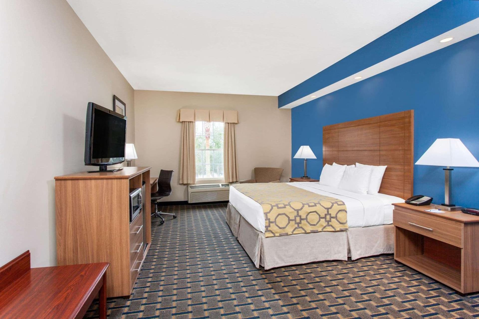 Baymont by Wyndham Jacksonville/Butler Blvd gallery photo in Jacksonville, FL — image 19