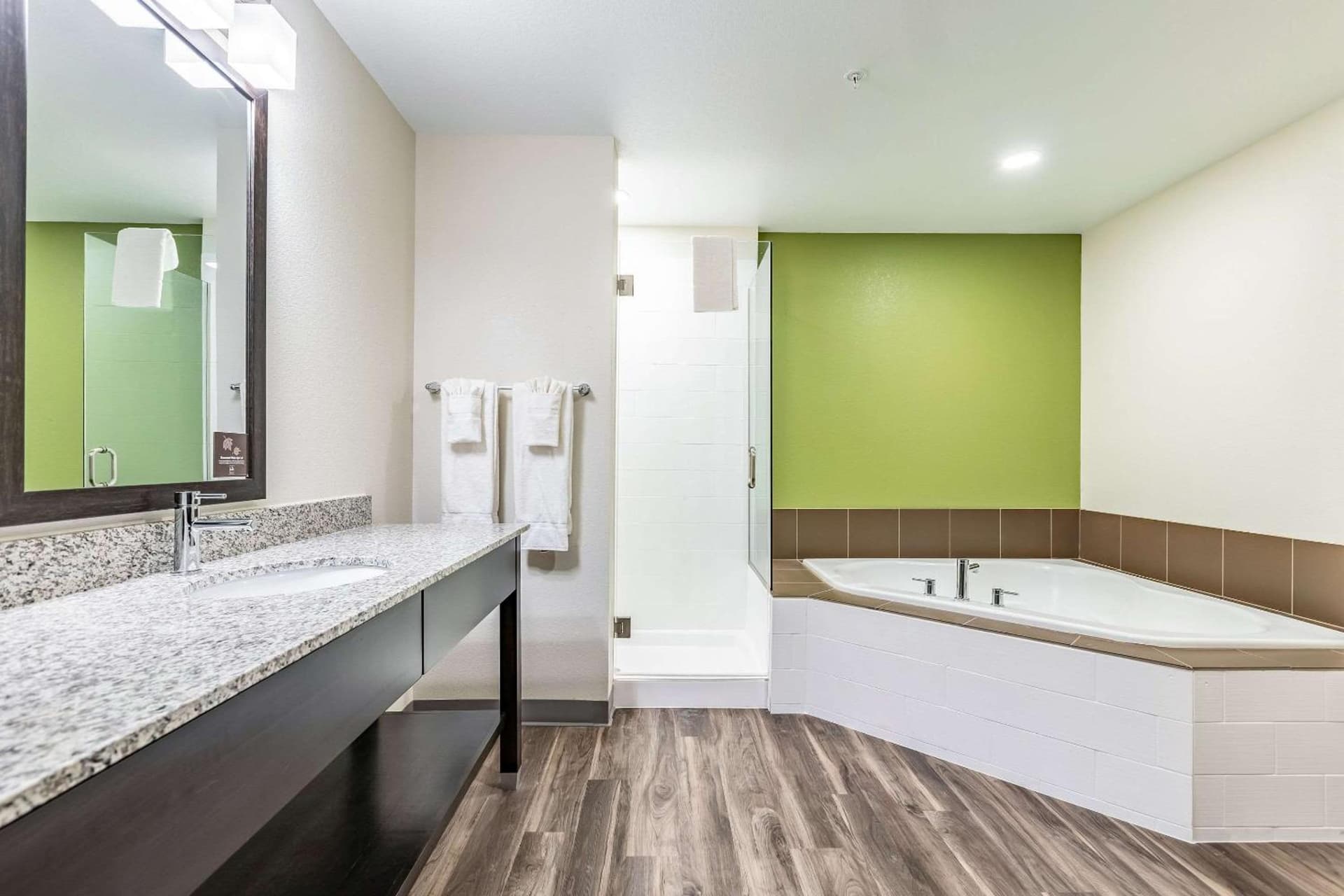 Sleep Inn & Suites Mt Hope near Auction & Event Center gallery photo in Millersburg, OH — image 39