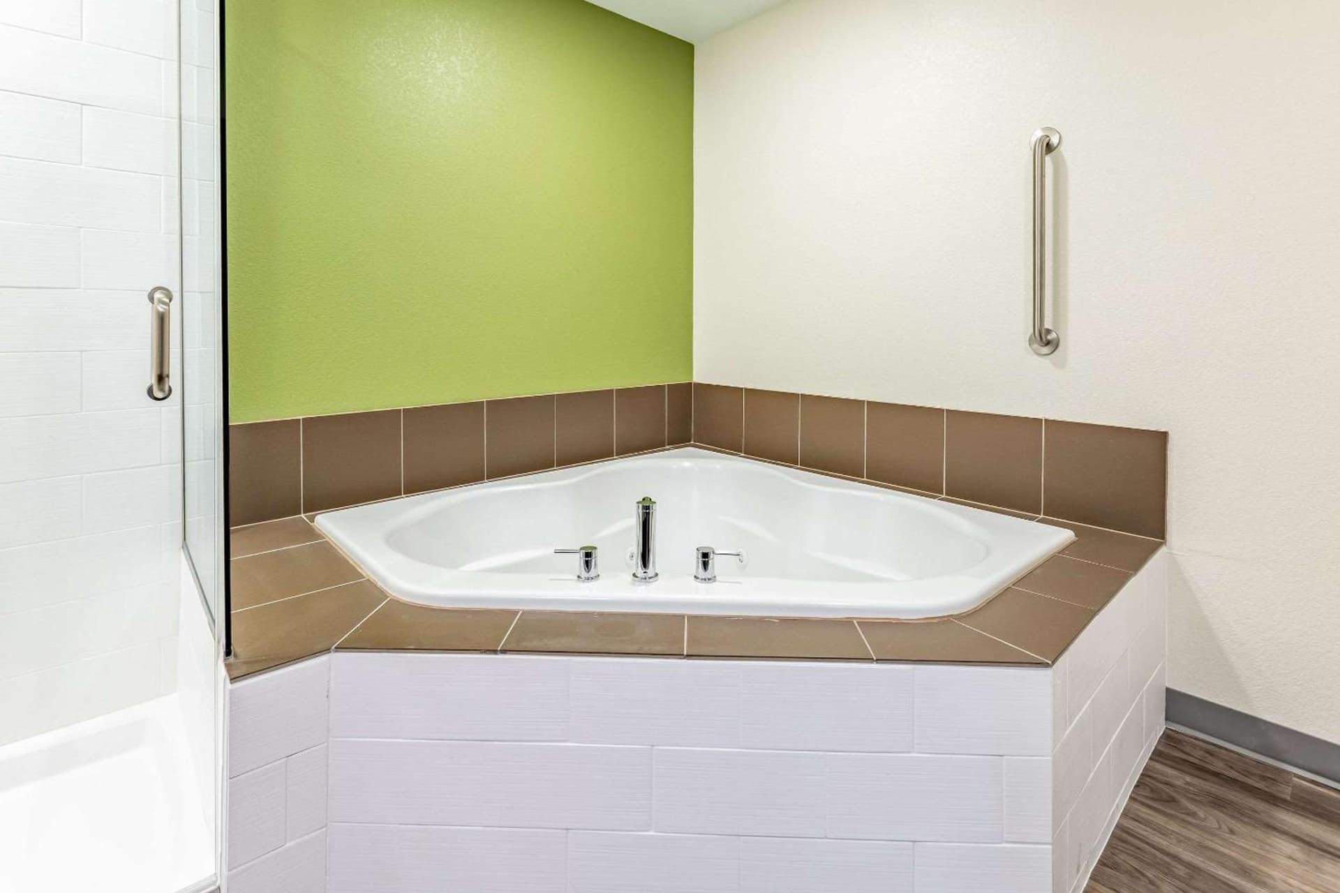 Sleep Inn & Suites Mt Hope near Auction & Event Center gallery photo in Millersburg, OH — image 6