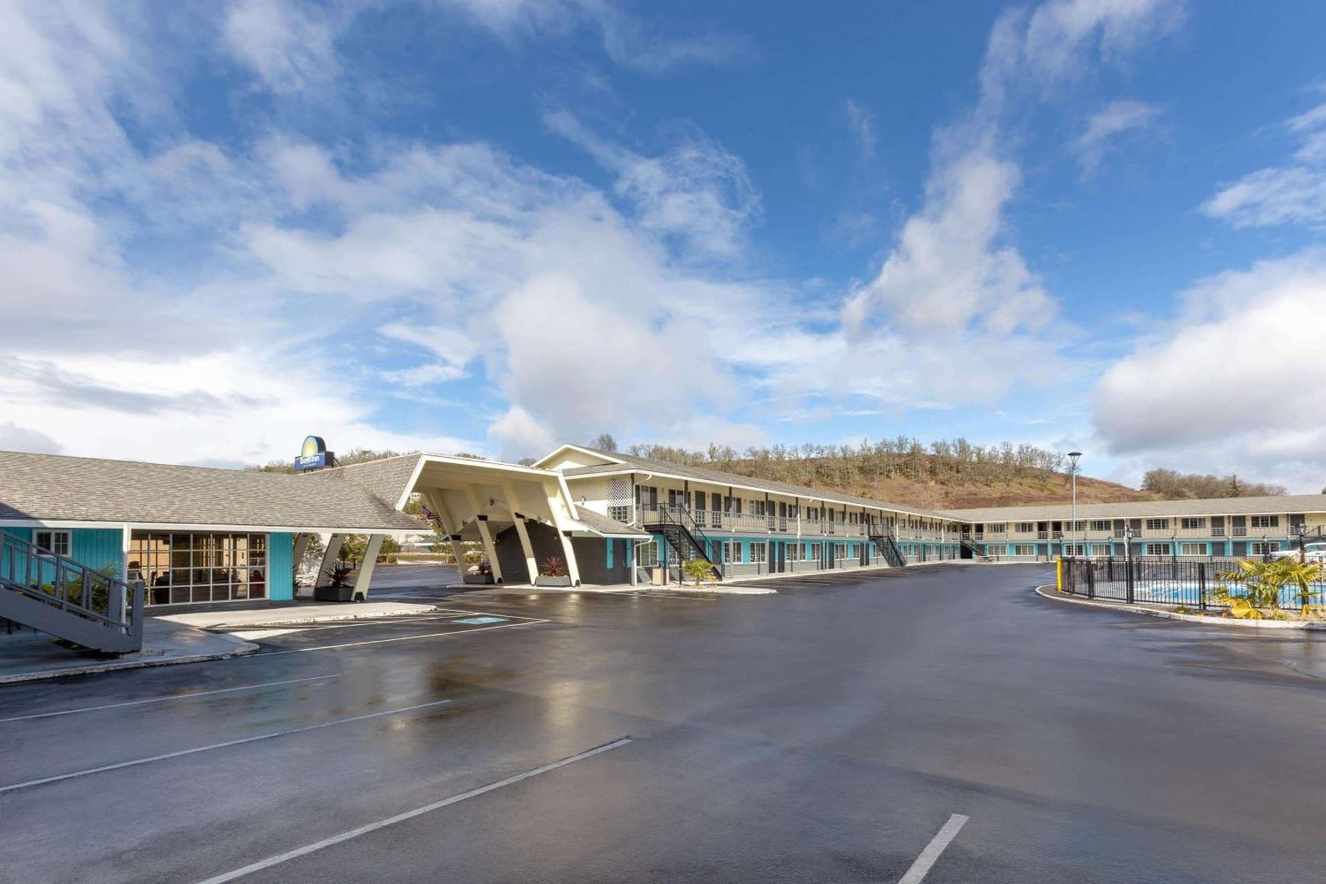 Rosewood Inn & Suites featured exterior or lobby in Roseburg, OR — similar hotel