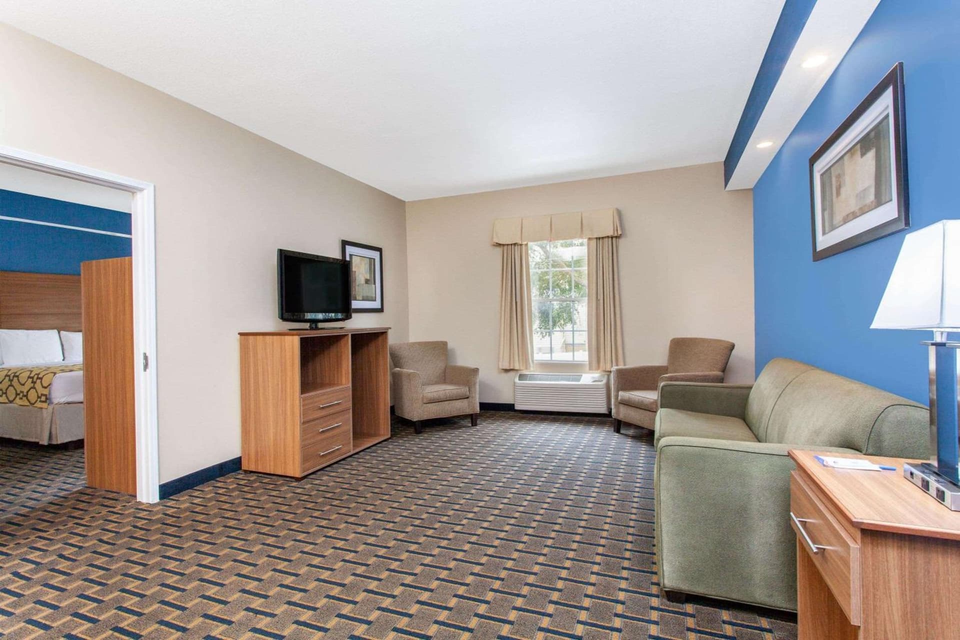 Baymont by Wyndham Jacksonville/Butler Blvd gallery photo in Jacksonville, FL — image 8