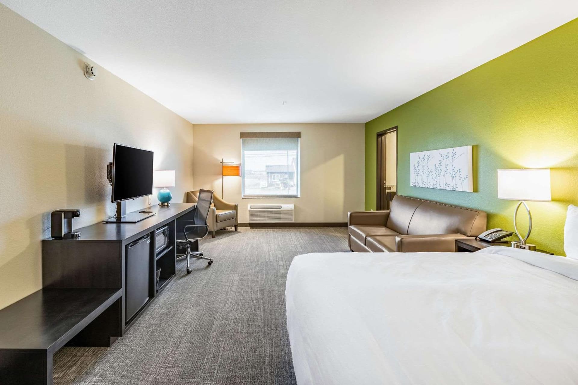 Sleep Inn & Suites Mt Hope near Auction & Event Center gallery photo in Millersburg, OH — image 41