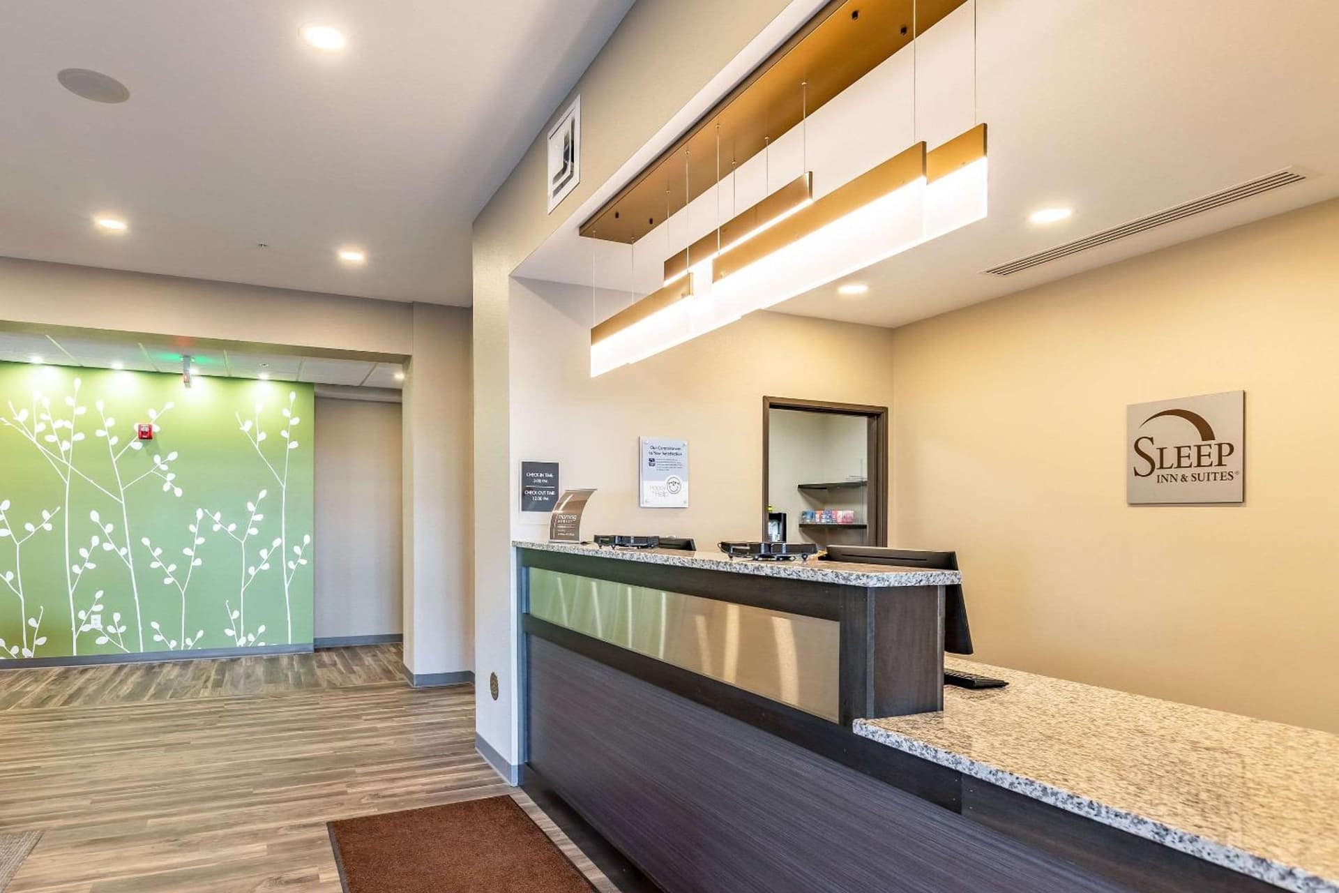 Sleep Inn & Suites Mt Hope near Auction & Event Center gallery photo in Millersburg, OH — image 37