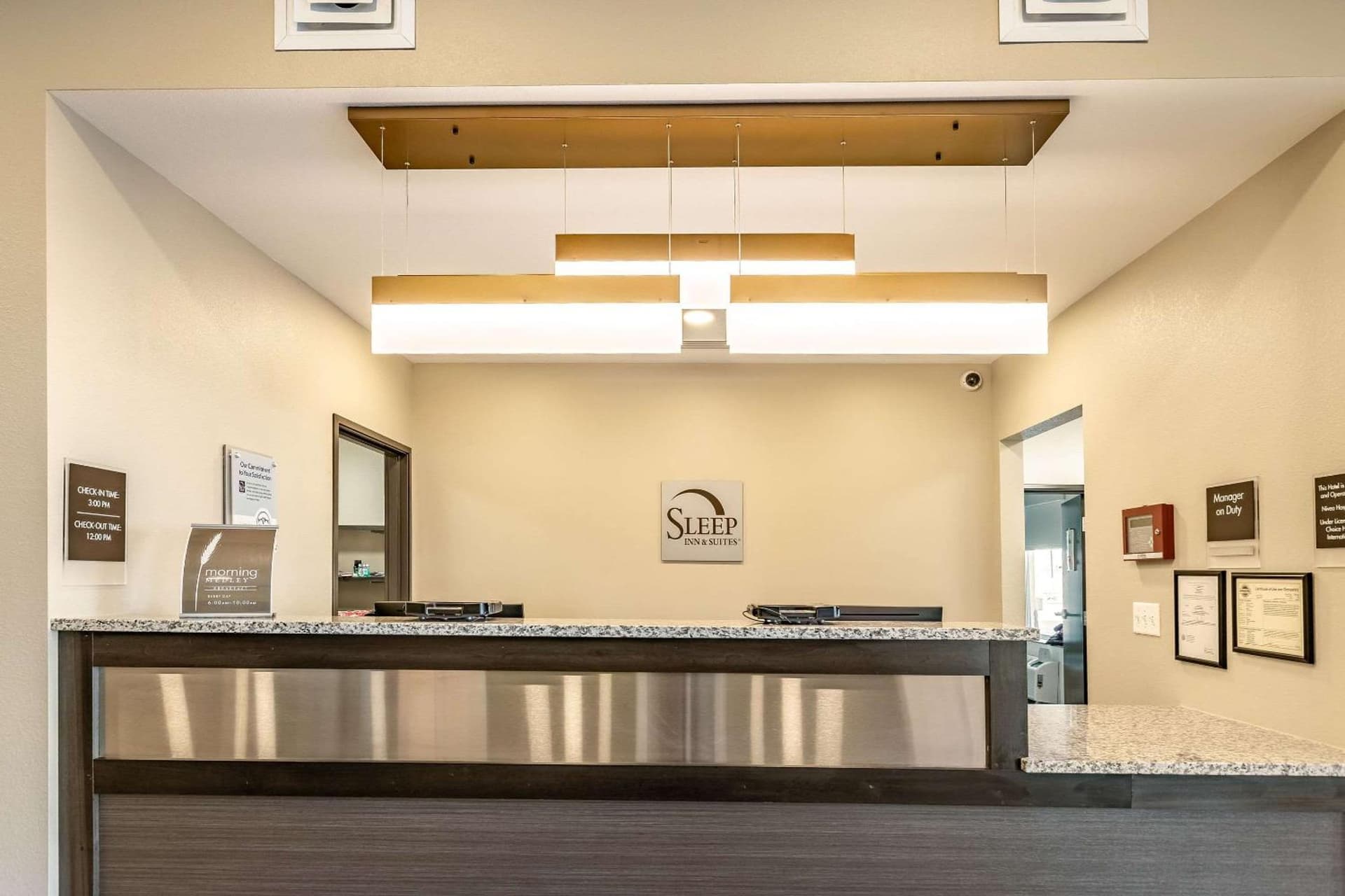 Sleep Inn & Suites Mt Hope near Auction & Event Center gallery photo in Millersburg, OH — image 9