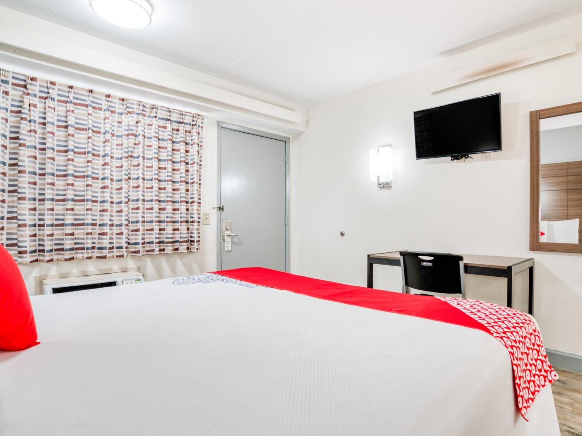 Dallas Love Field Inn property views in Dallas, TX — gallery photo 3