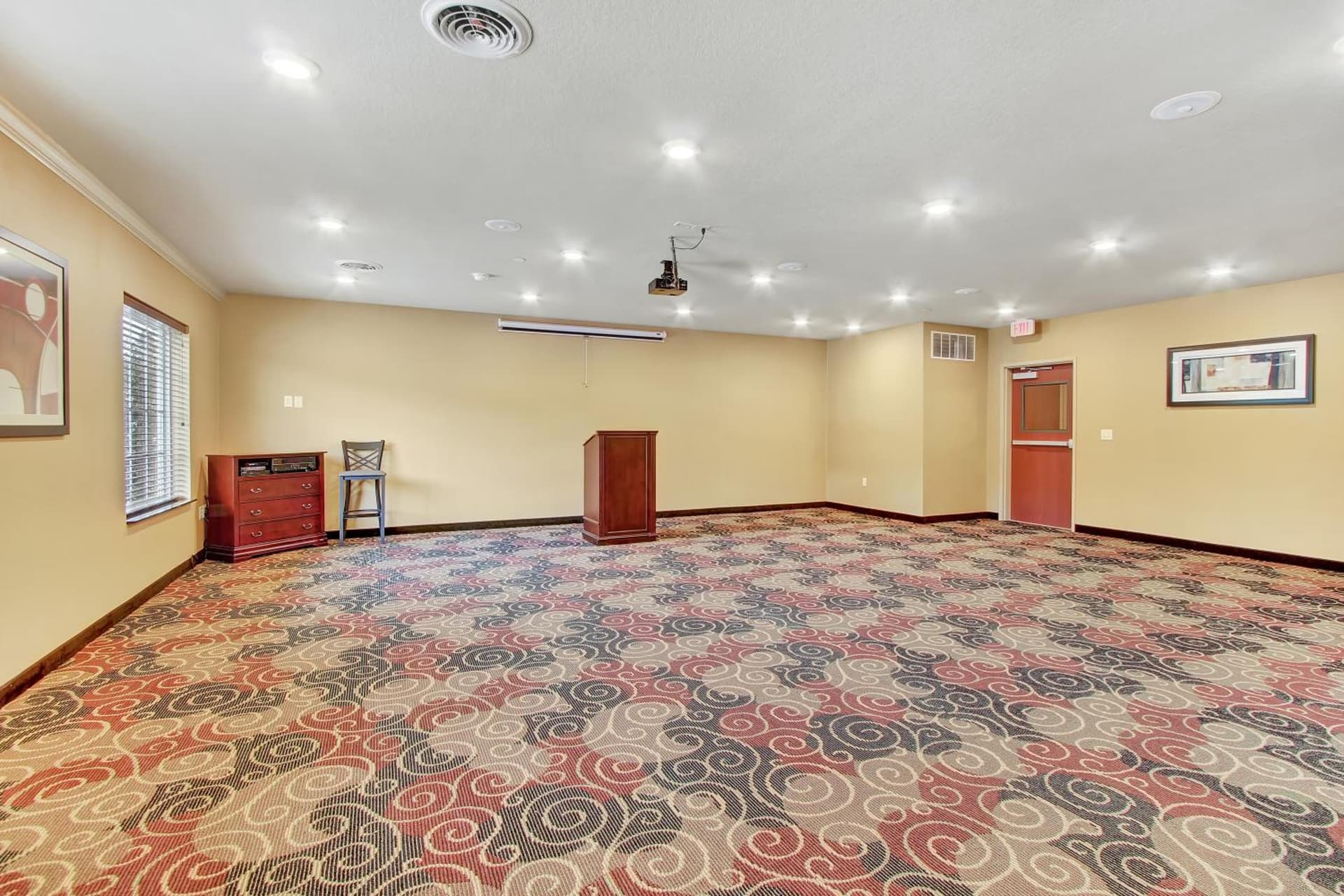 Cobblestone Hotel & Suites - Waynesboro gallery photo in Rouzerville, PA — image 16