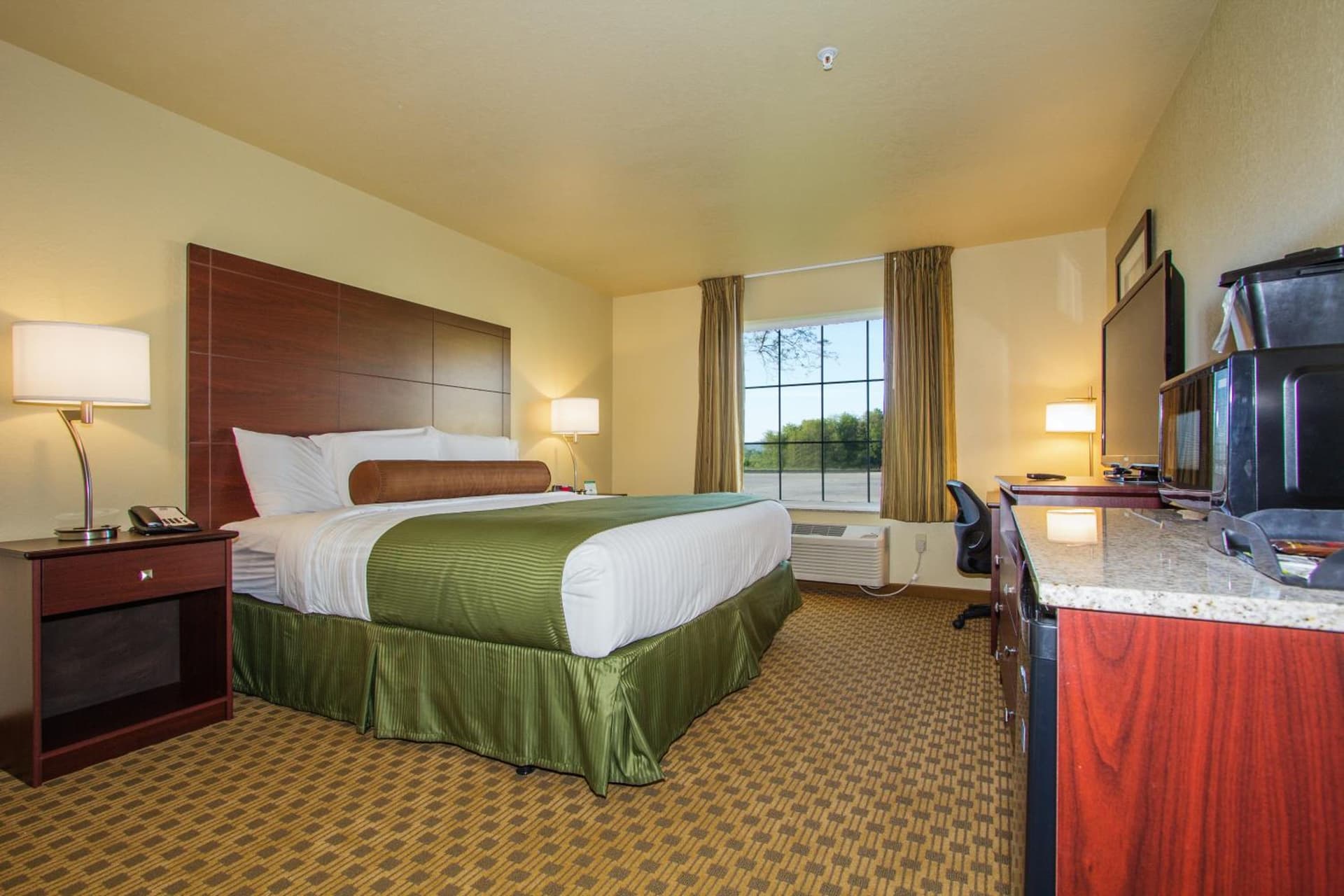 Cobblestone Inn & Suites - Linton property views in Linton, ND — gallery photo 3