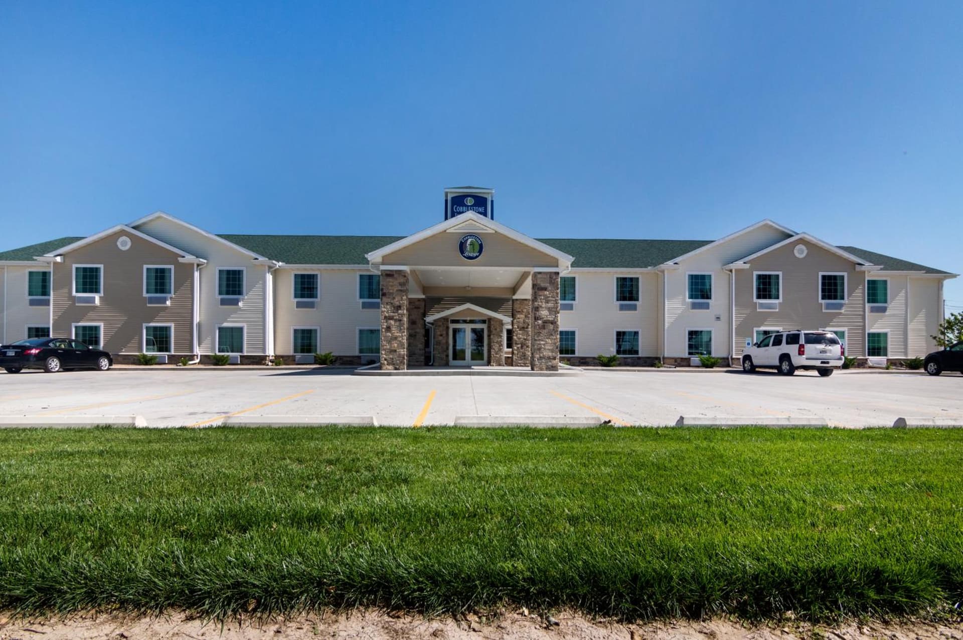 Cobblestone Inn & Suites - Lakin interior in Lakin, KS — gallery photo 2