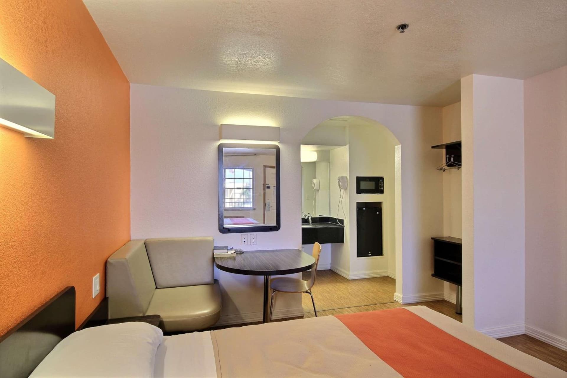 Motel 6-Edinburg, TX gallery photo in Edinburg, TX — image 21
