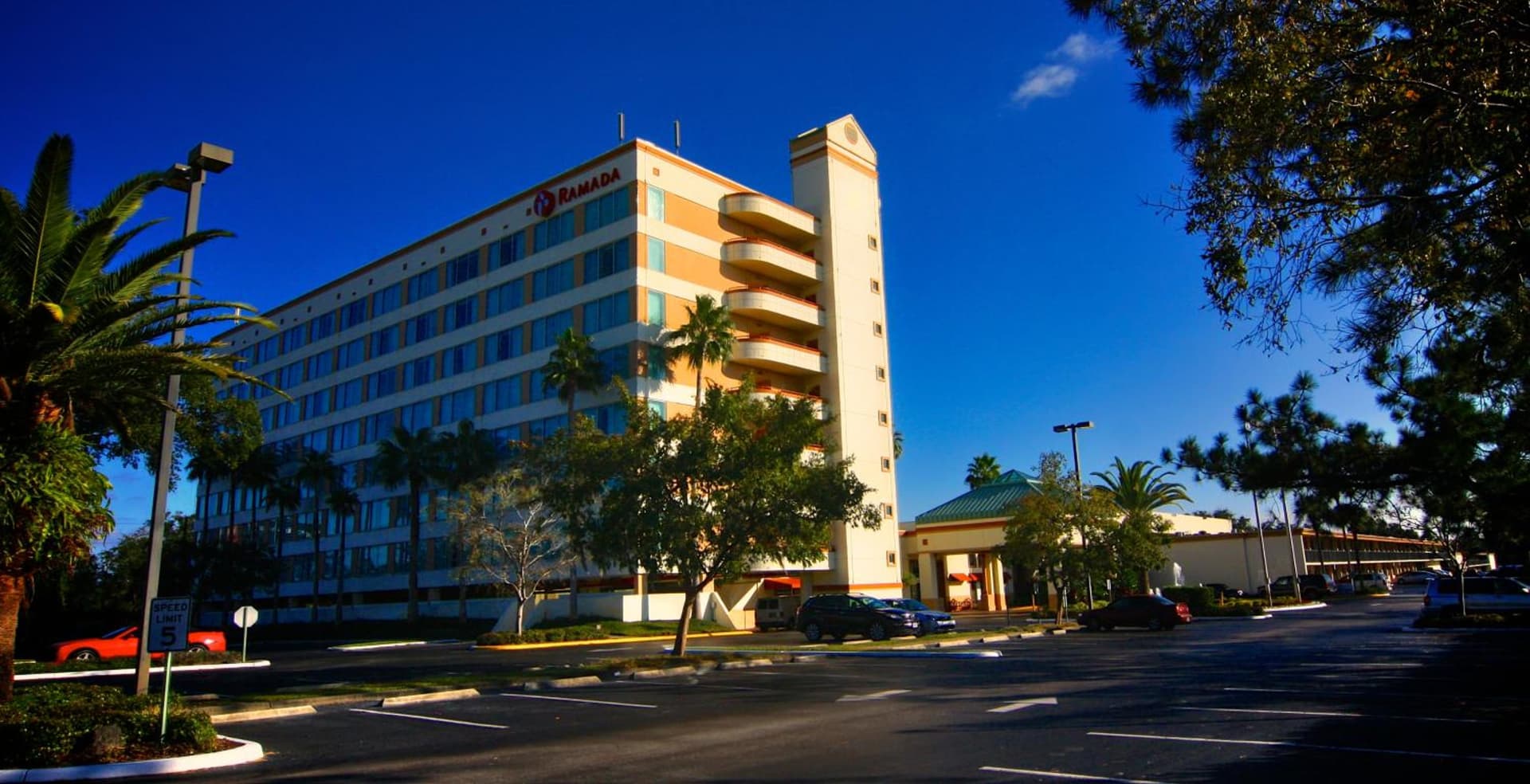 Ramada by Wyndham Kissimmee Gateway - Free Theme Park Shuttle gallery photo in Orlando, FL — image 28