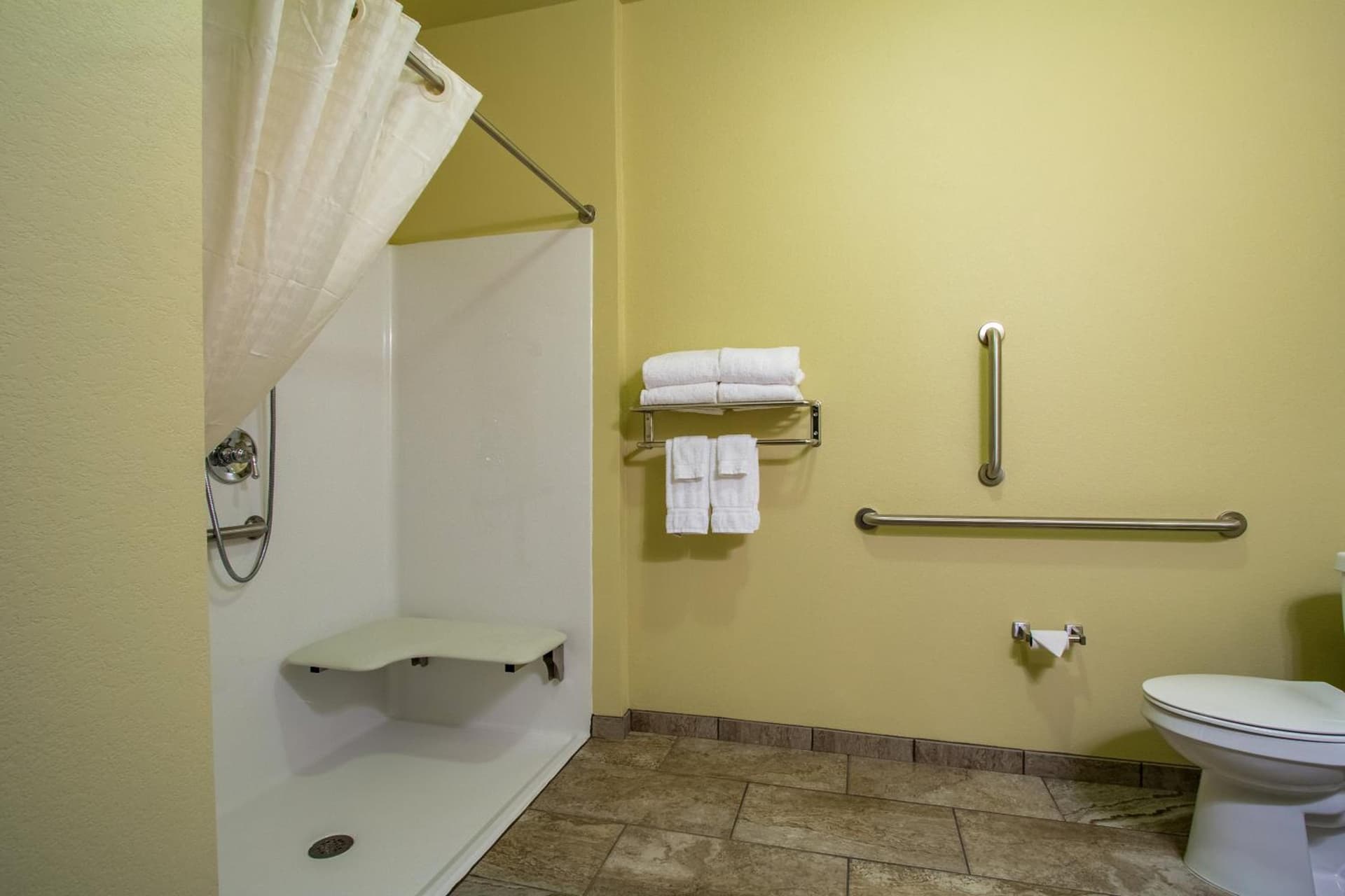 Cobblestone Hotel & Suites - Orrville gallery photo in Orrville, OH — image 7