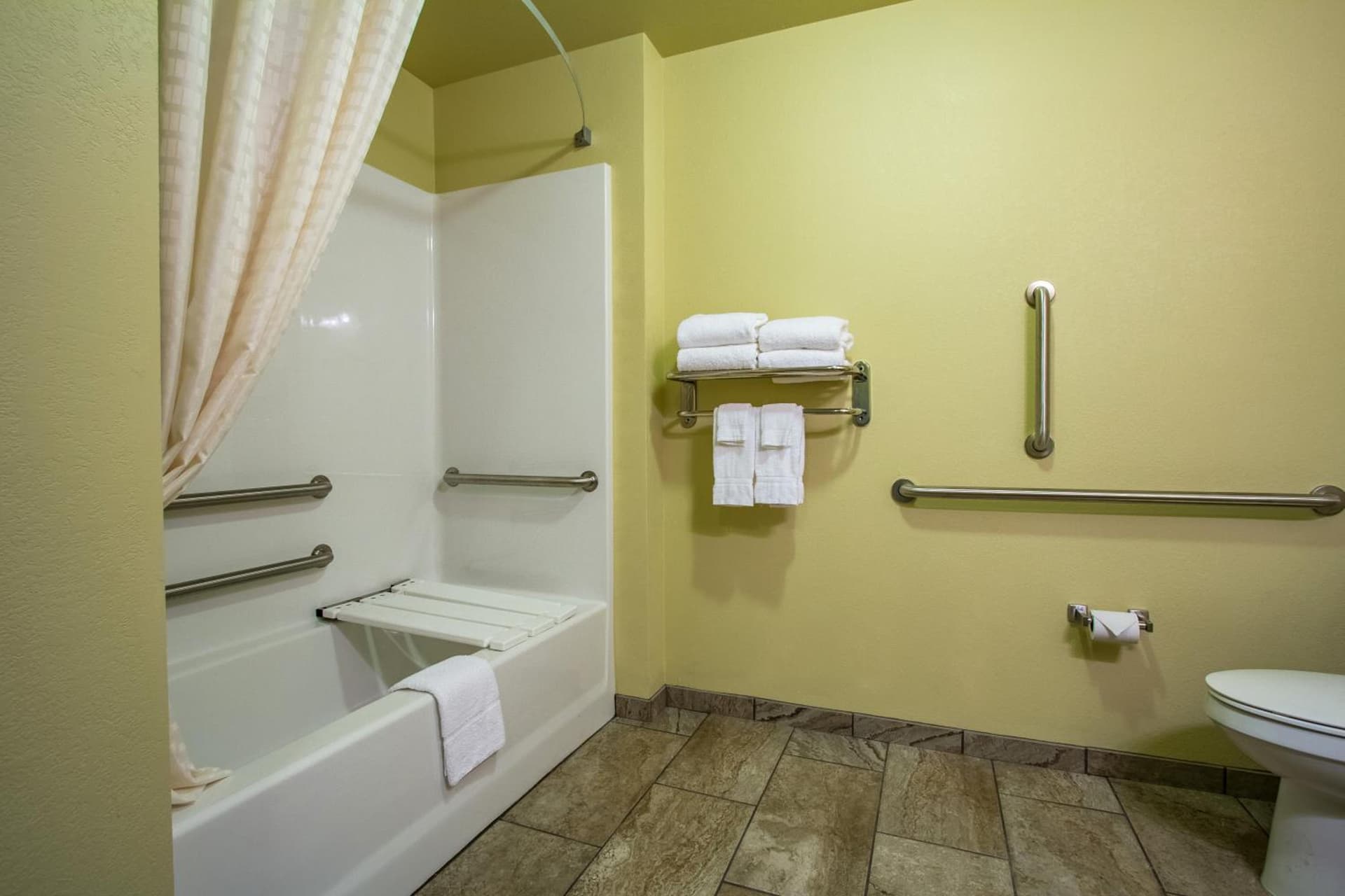 Cobblestone Hotel & Suites - Orrville gallery photo in Orrville, OH — image 22
