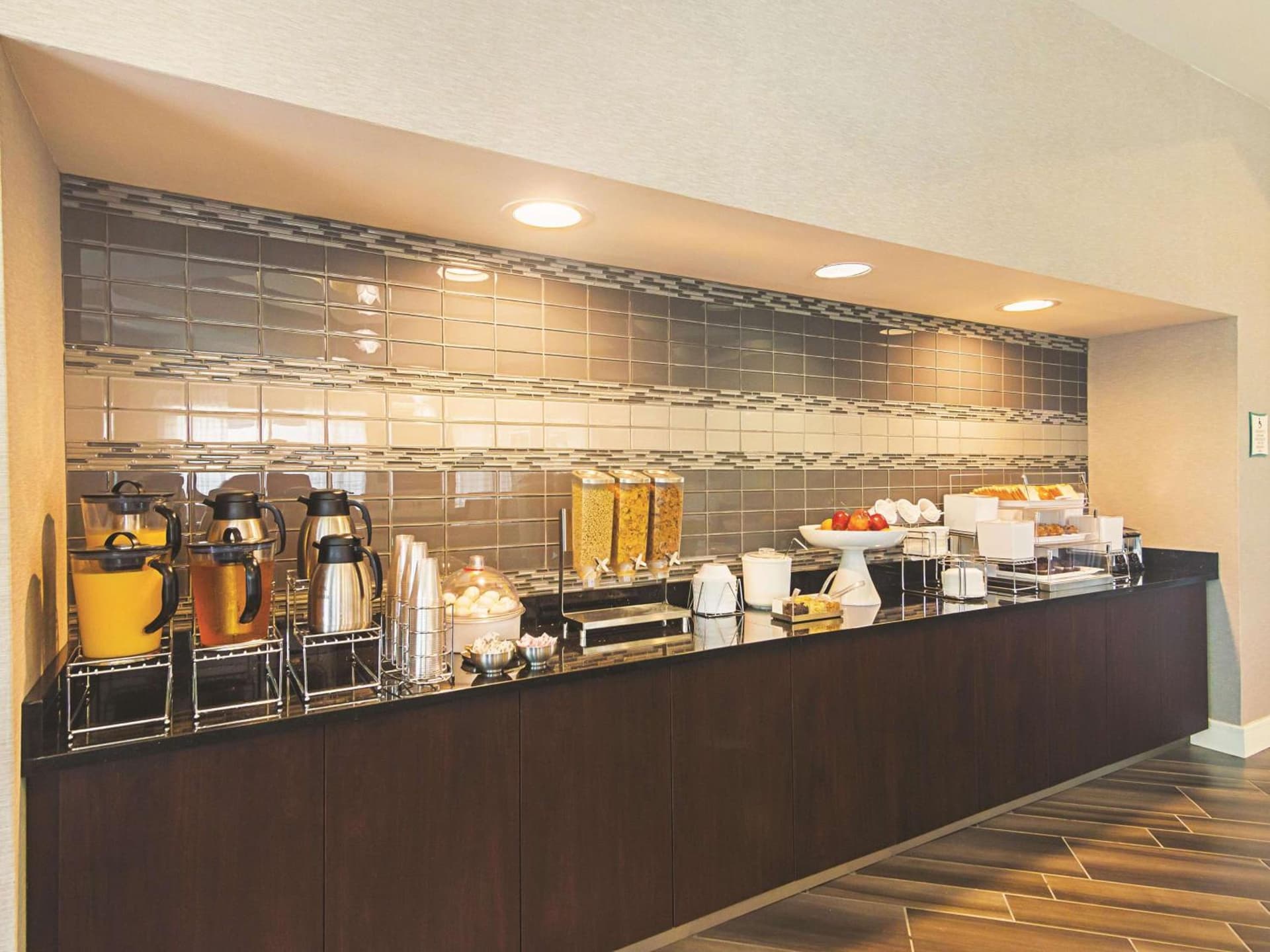 La Quinta by Wyndham Oklahoma City - NW Expwy gallery photo in Oklahoma City, OK — image 35