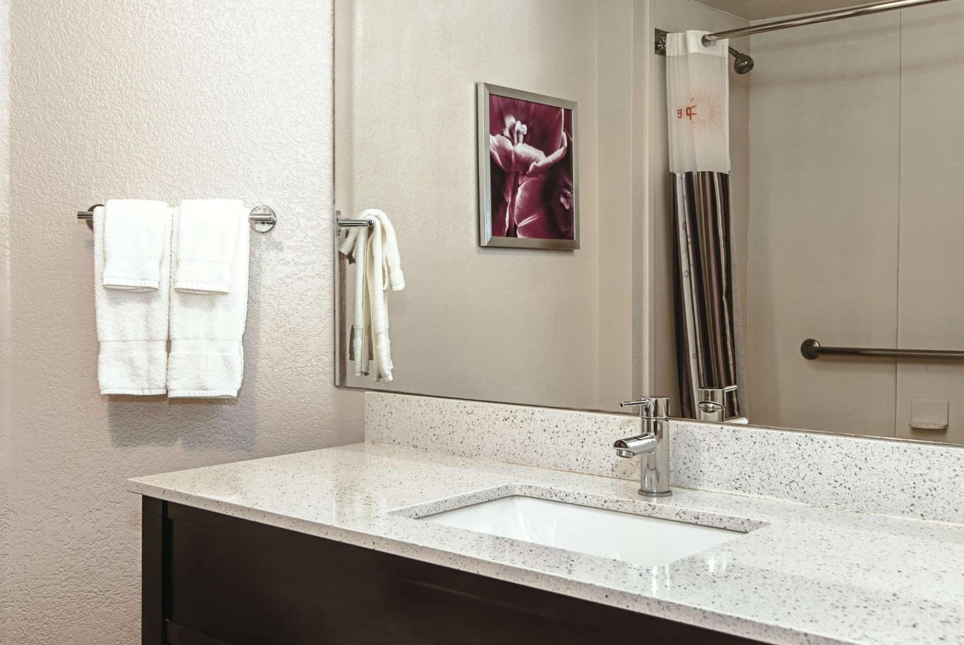 La Quinta Inn & Suites by Wyndham Ontario Airport gallery photo in Ontario, CA — image 42