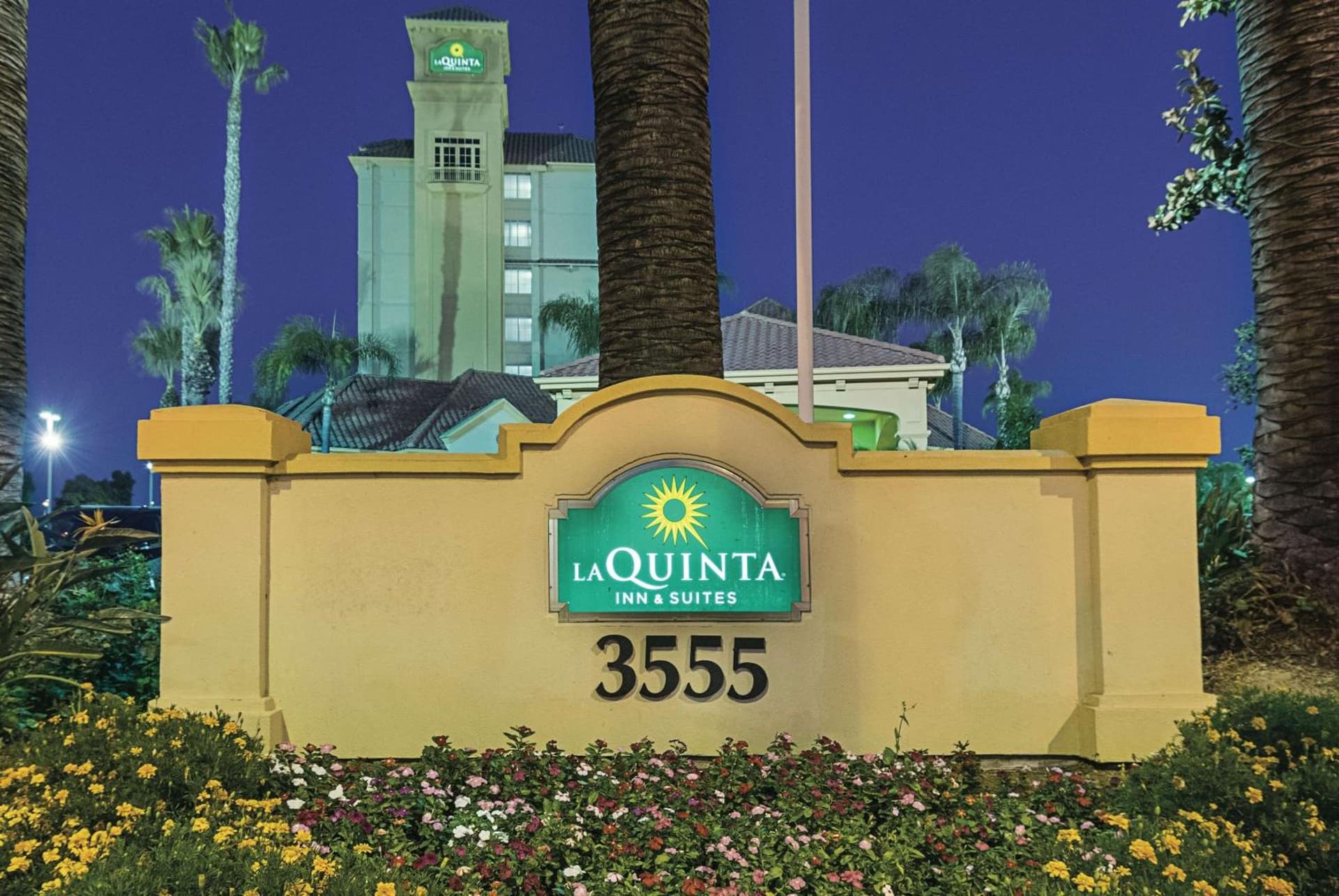 La Quinta Inn & Suites by Wyndham Ontario Airport gallery photo in Ontario, CA — image 7