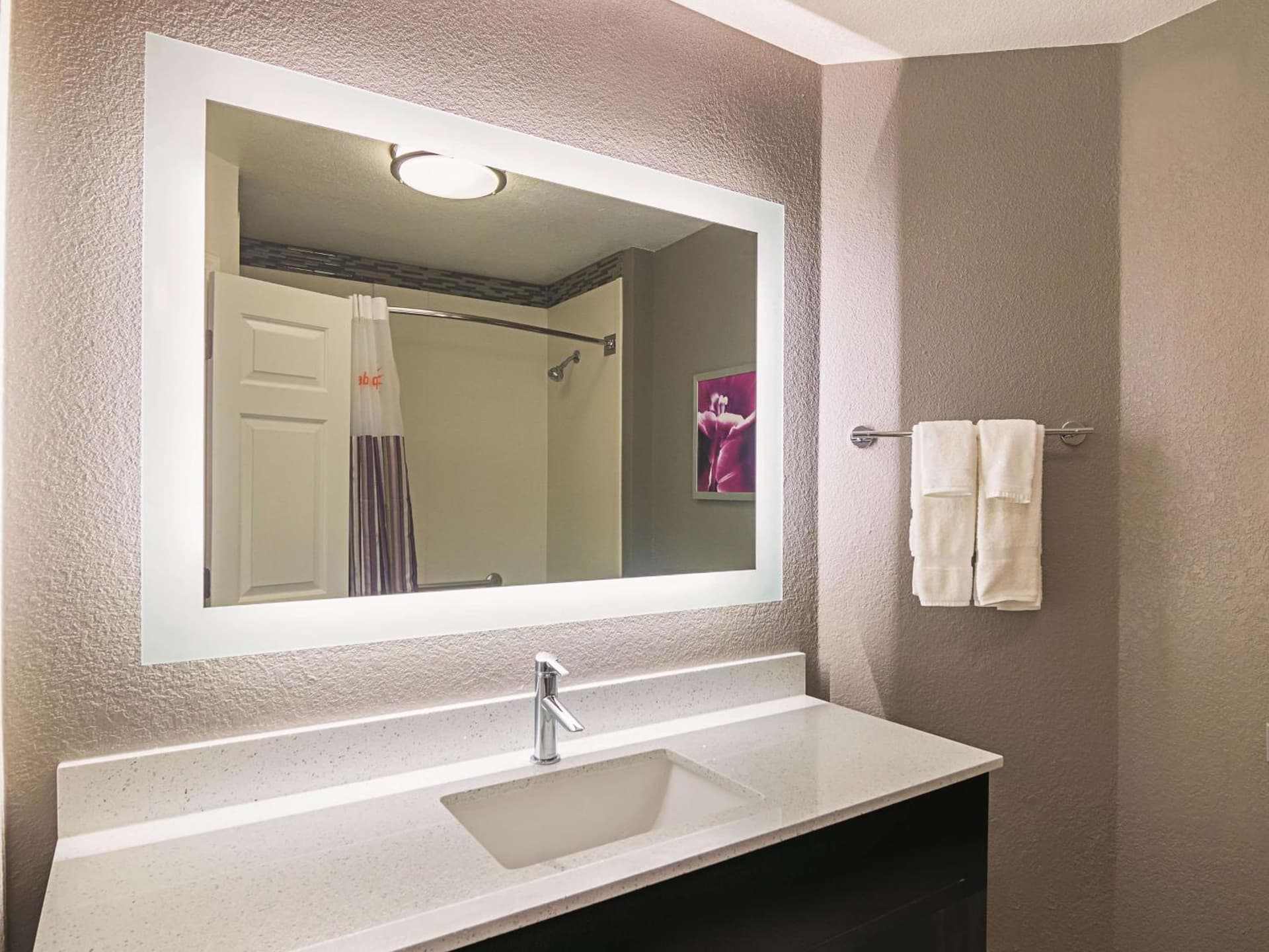 La Quinta by Wyndham Oklahoma City - NW Expwy gallery photo in Oklahoma City, OK — image 14