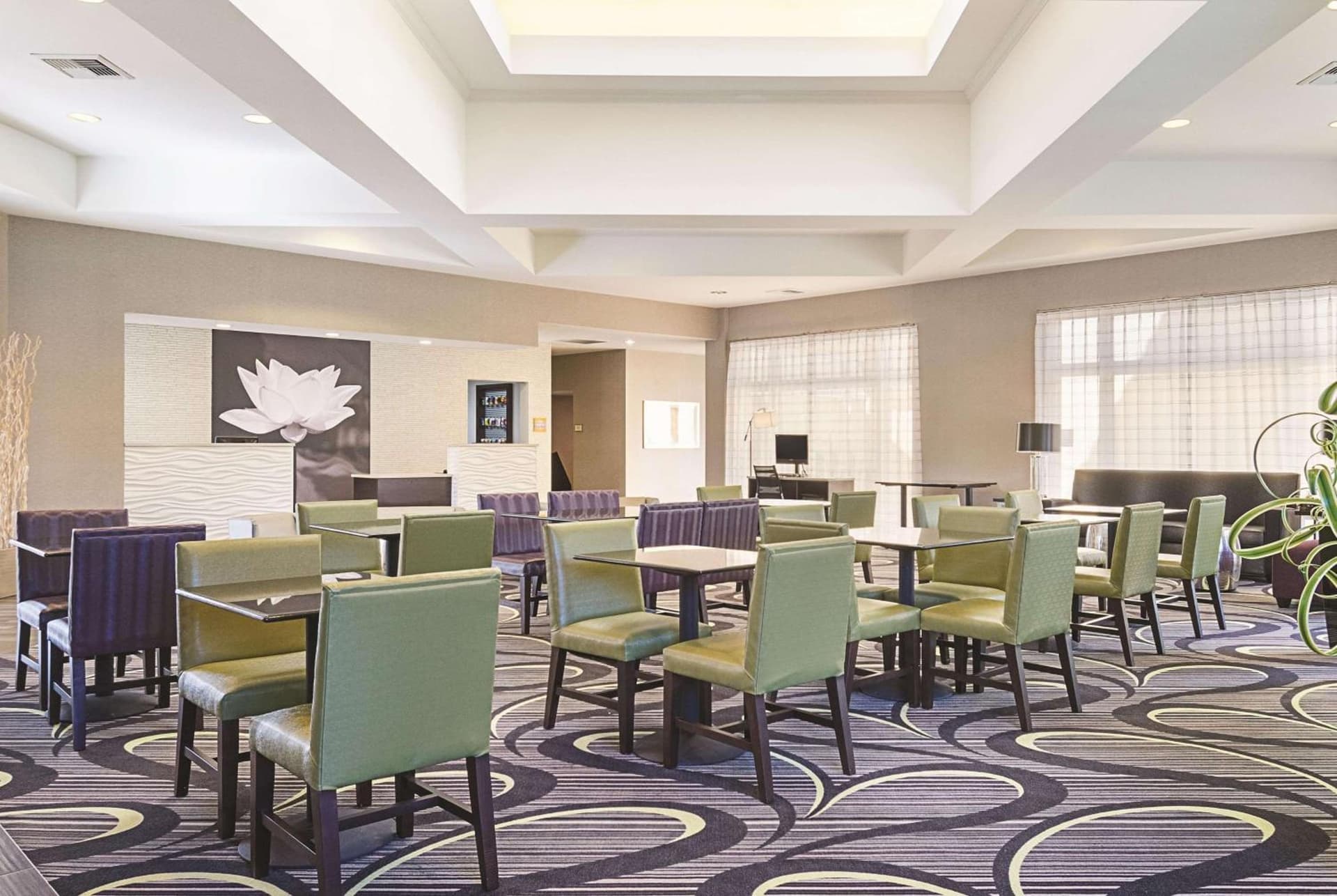 La Quinta Inn & Suites by Wyndham Ontario Airport gallery photo in Ontario, CA — image 41