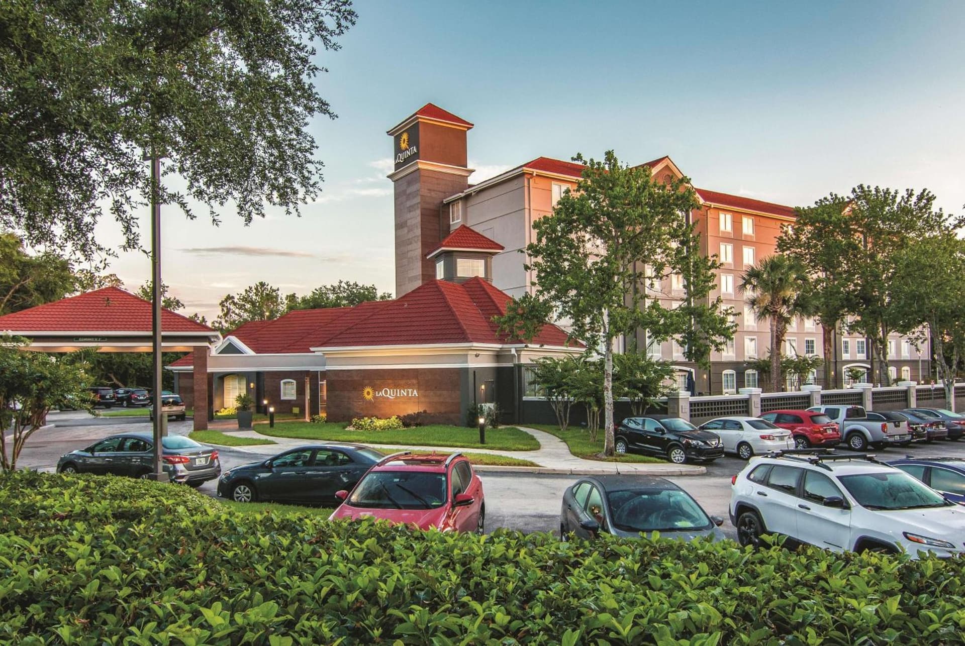 La Quinta by Wyndham Orlando UCF featured exterior or lobby in Orlando, FL — similar hotel