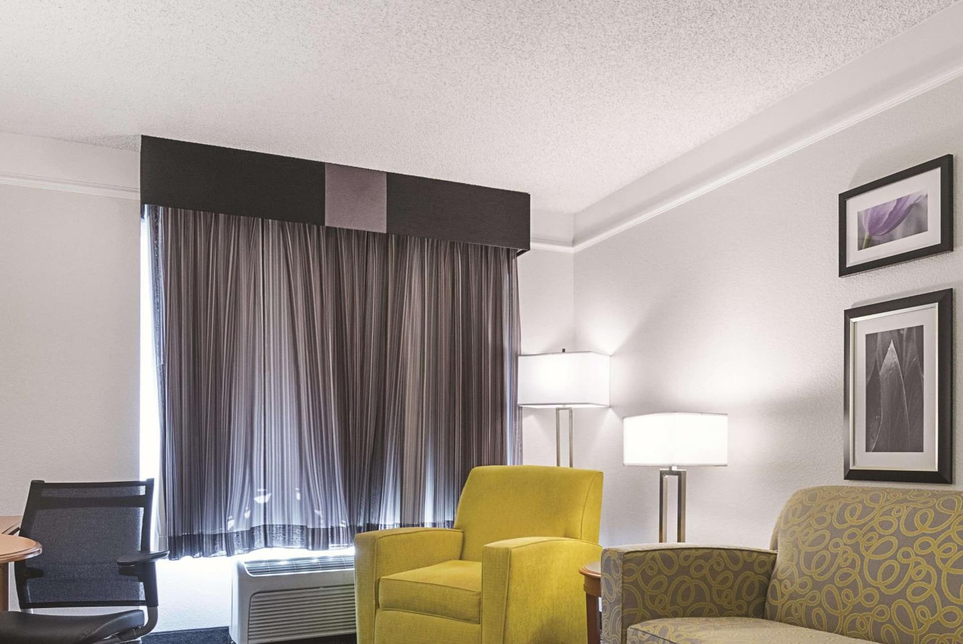 La Quinta Inn & Suites by Wyndham Ontario Airport gallery photo in Ontario, CA — image 55