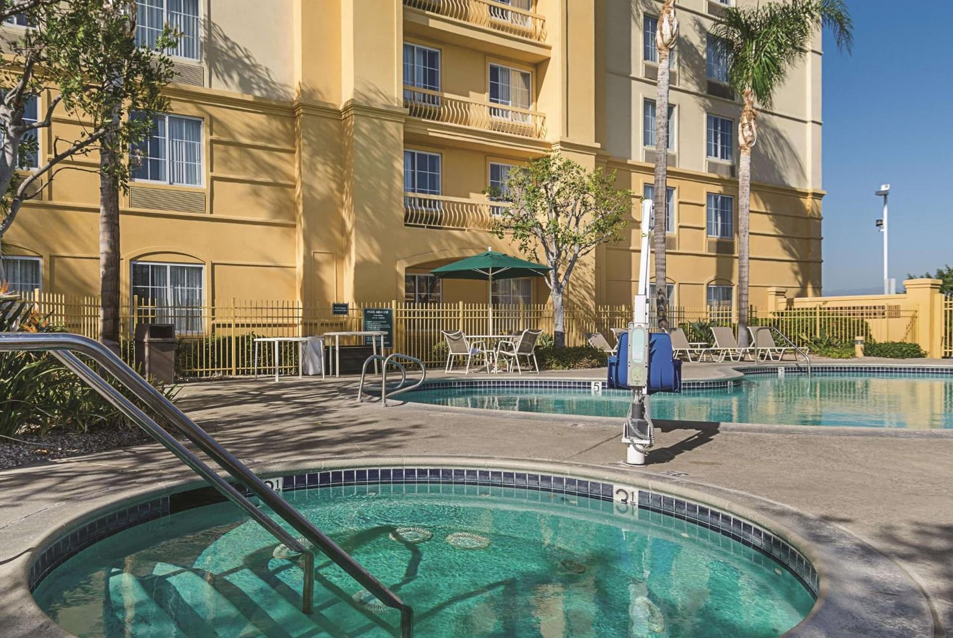 La Quinta Inn & Suites by Wyndham Ontario Airport gallery photo in Ontario, CA — image 36