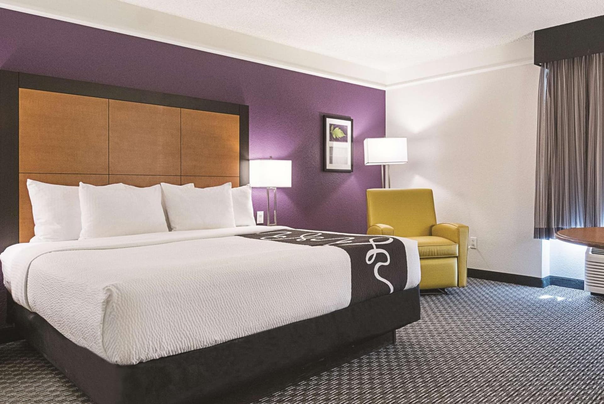 La Quinta Inn & Suites by Wyndham Ontario Airport property views in Ontario, CA — gallery photo 3