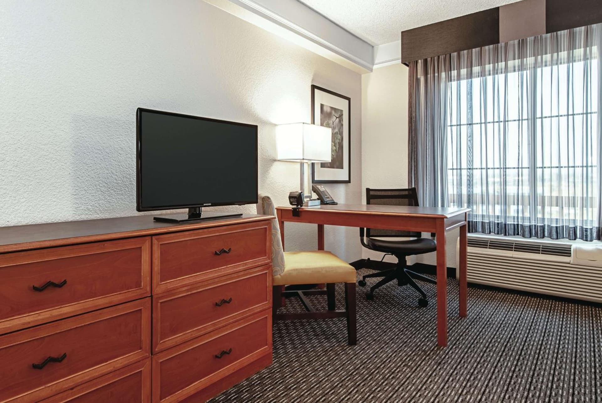 La Quinta Inn & Suites by Wyndham Ontario Airport gallery photo in Ontario, CA — image 44