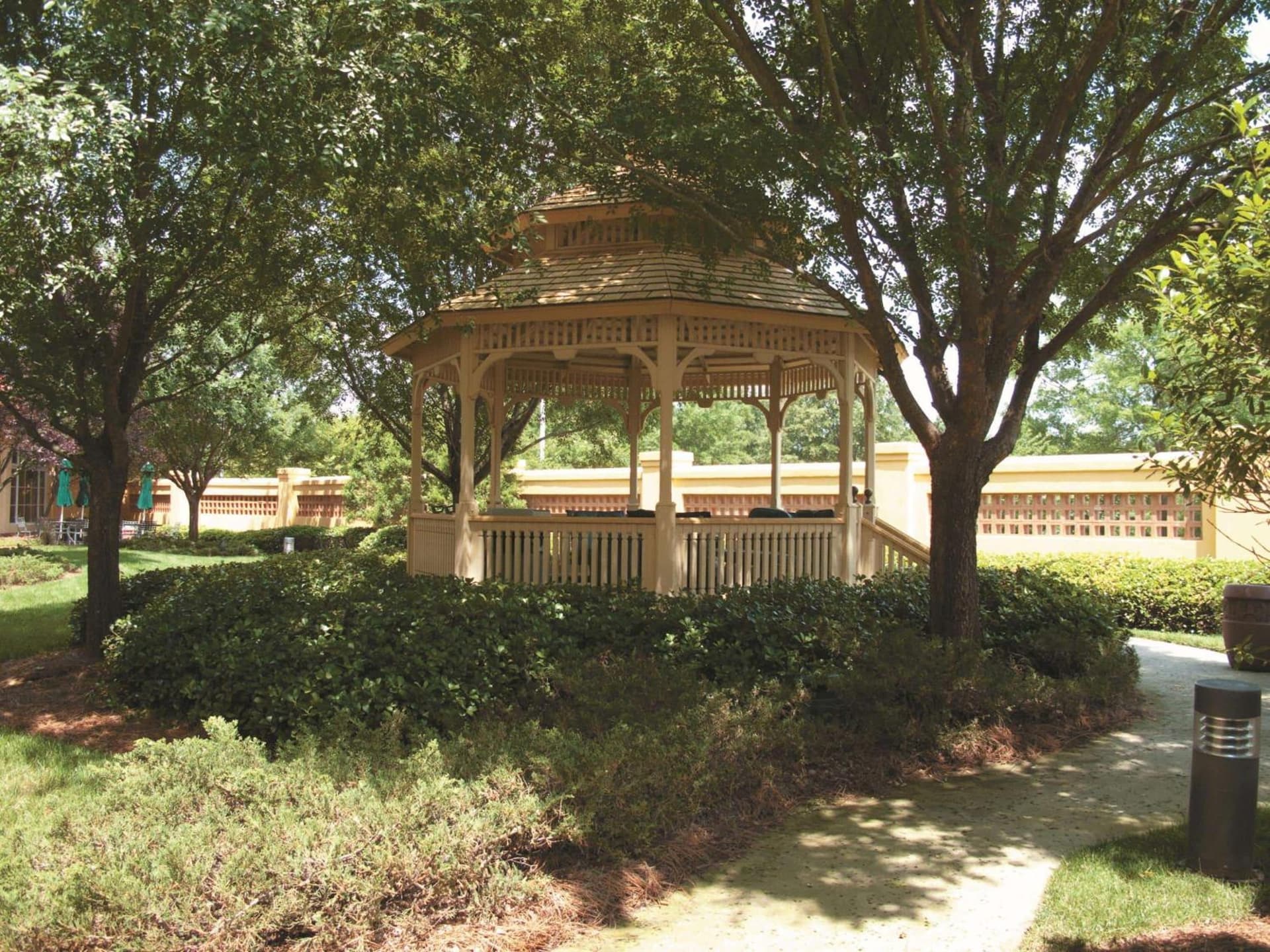 La Quinta by Wyndham Raleigh/Durham Southpoint interior in Durham, NC — gallery photo 2