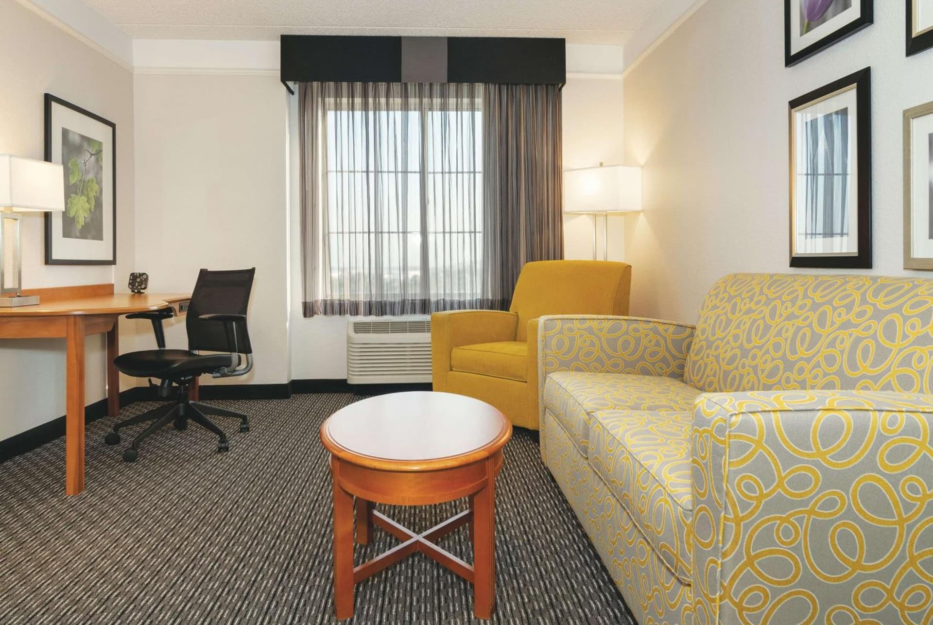 La Quinta Inn & Suites by Wyndham Ontario Airport gallery photo in Ontario, CA — image 53