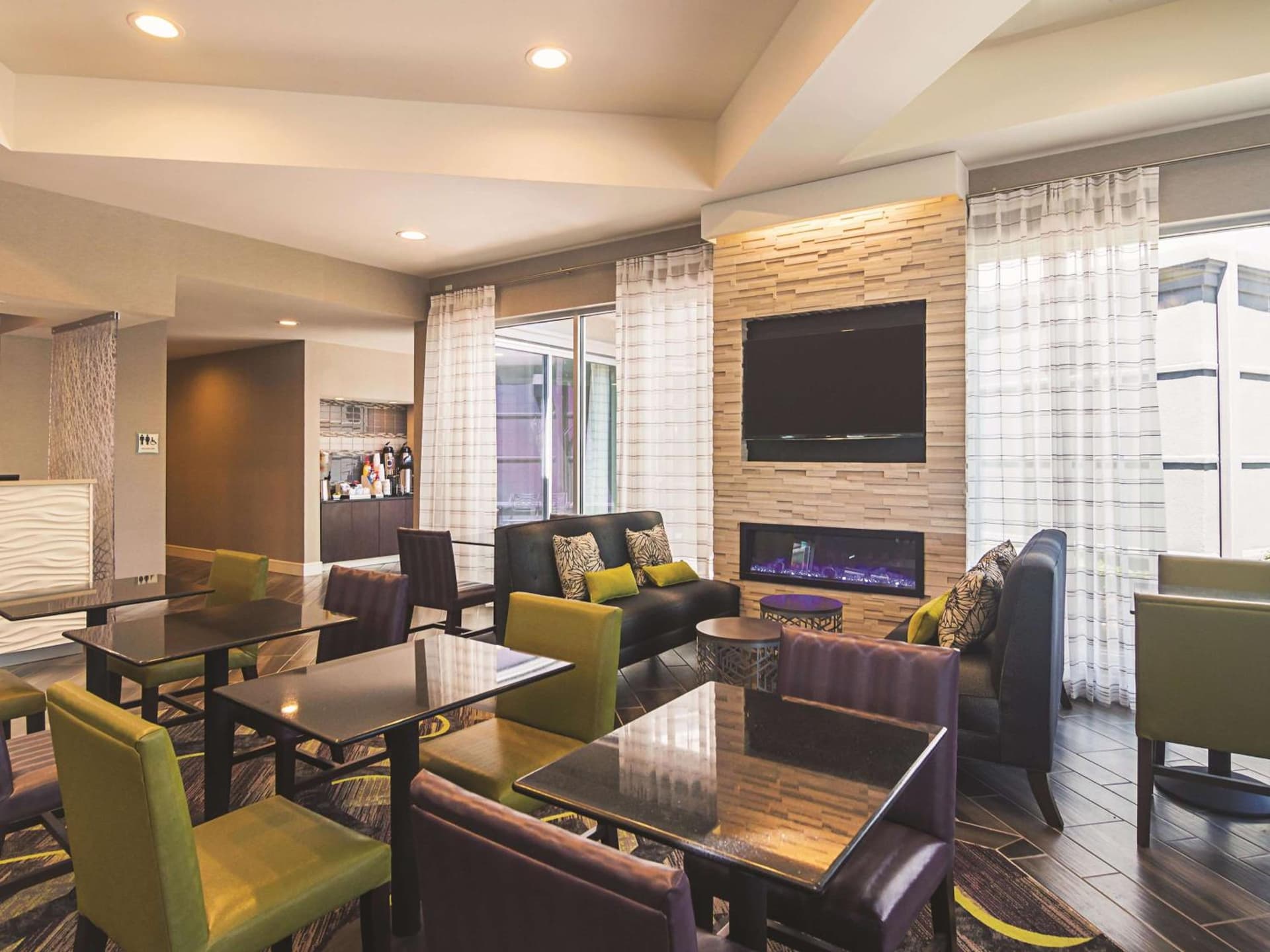 La Quinta by Wyndham Oklahoma City - NW Expwy gallery photo in Oklahoma City, OK — image 15