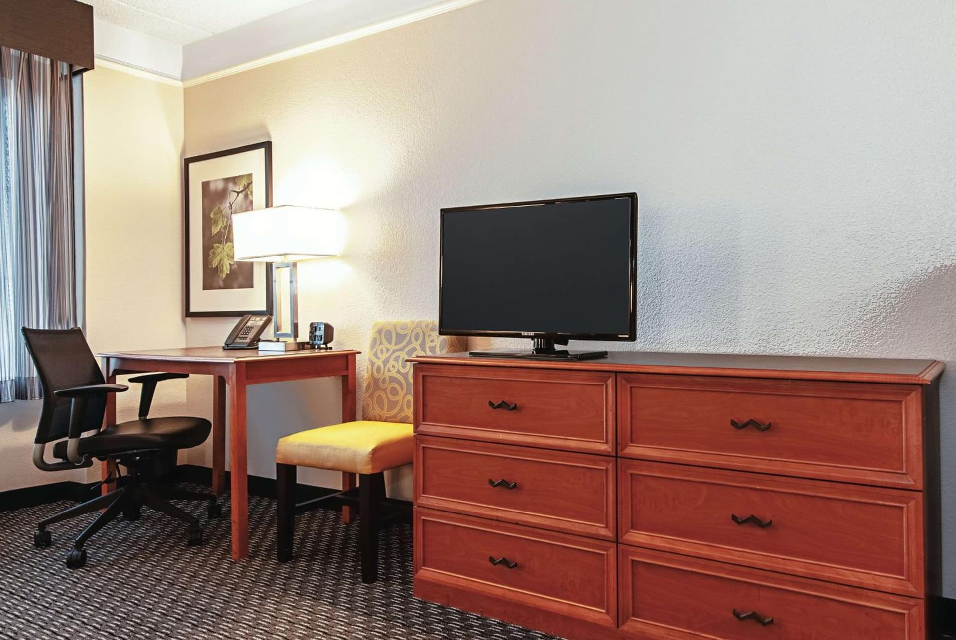La Quinta Inn & Suites by Wyndham Ontario Airport gallery photo in Ontario, CA — image 39