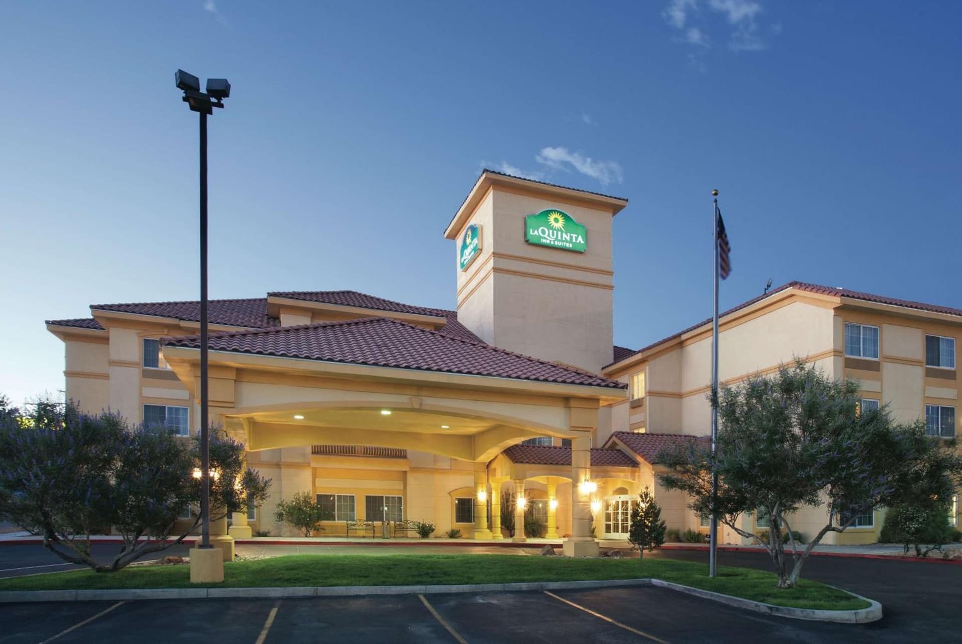 La Quinta Inn & Suites by Wyndham Albuquerque Midtown featured exterior or lobby in Albuquerque, NM — similar hotel