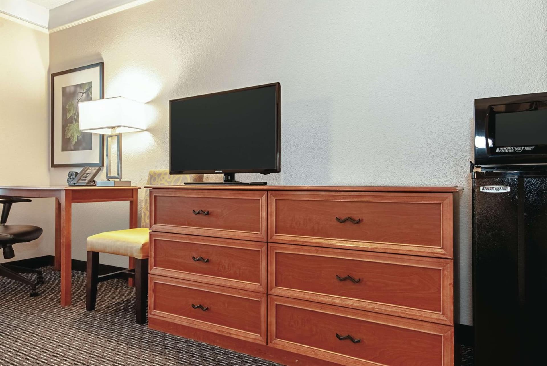 La Quinta Inn & Suites by Wyndham Ontario Airport gallery photo in Ontario, CA — image 57