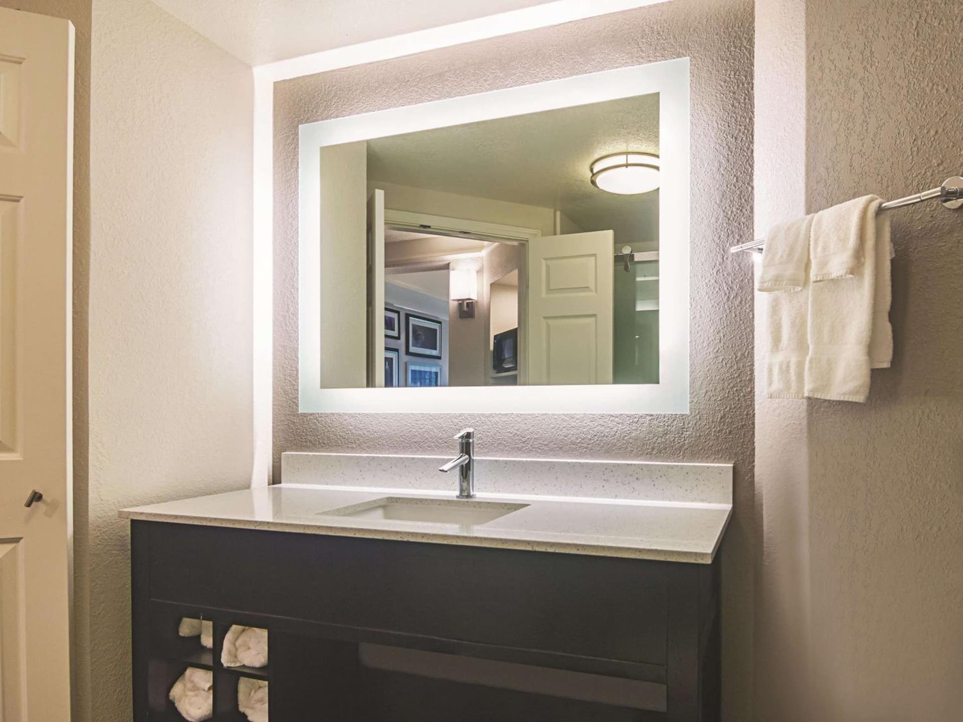 La Quinta by Wyndham Oklahoma City - NW Expwy gallery photo in Oklahoma City, OK — image 52