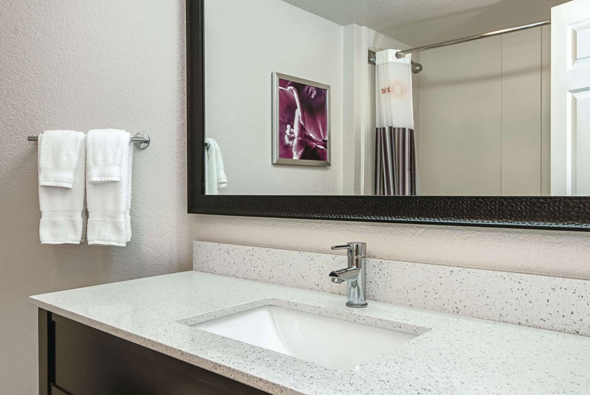 La Quinta Inn & Suites by Wyndham Ontario Airport gallery photo in Ontario, CA — image 32