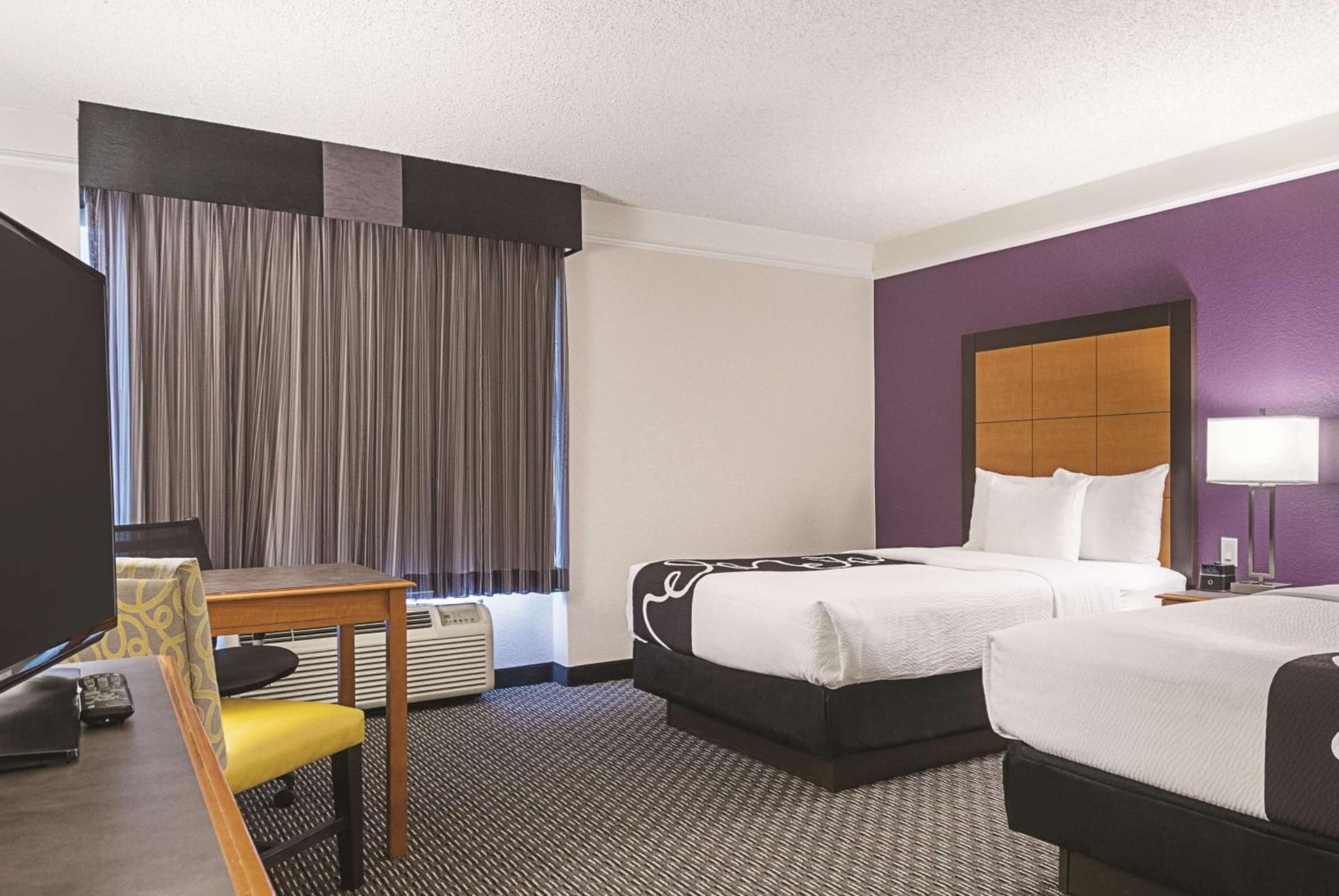 La Quinta Inn & Suites by Wyndham Ontario Airport gallery photo in Ontario, CA — image 11