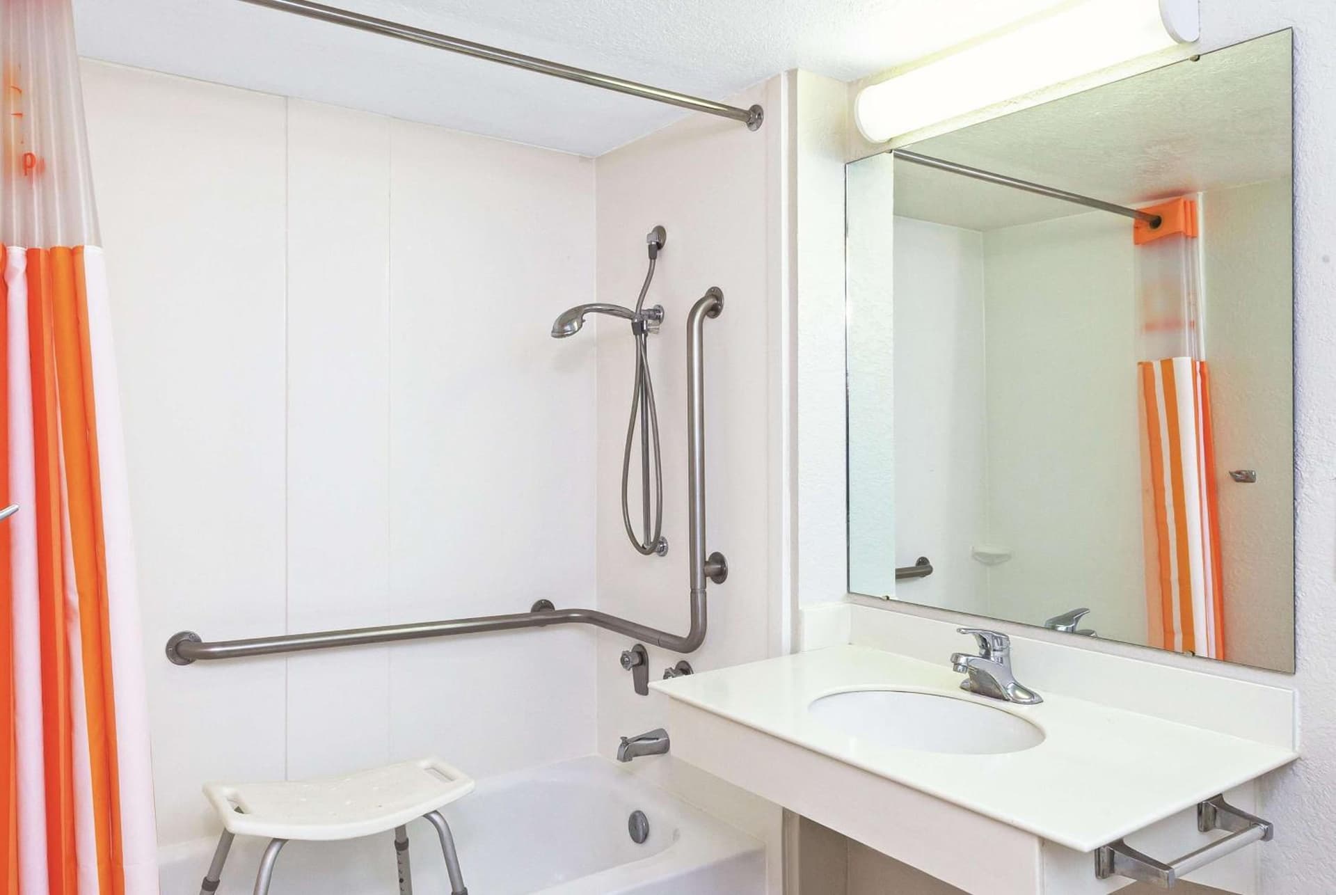 La Quinta Inn by Wyndham Midland gallery photo in Midland, TX — image 13