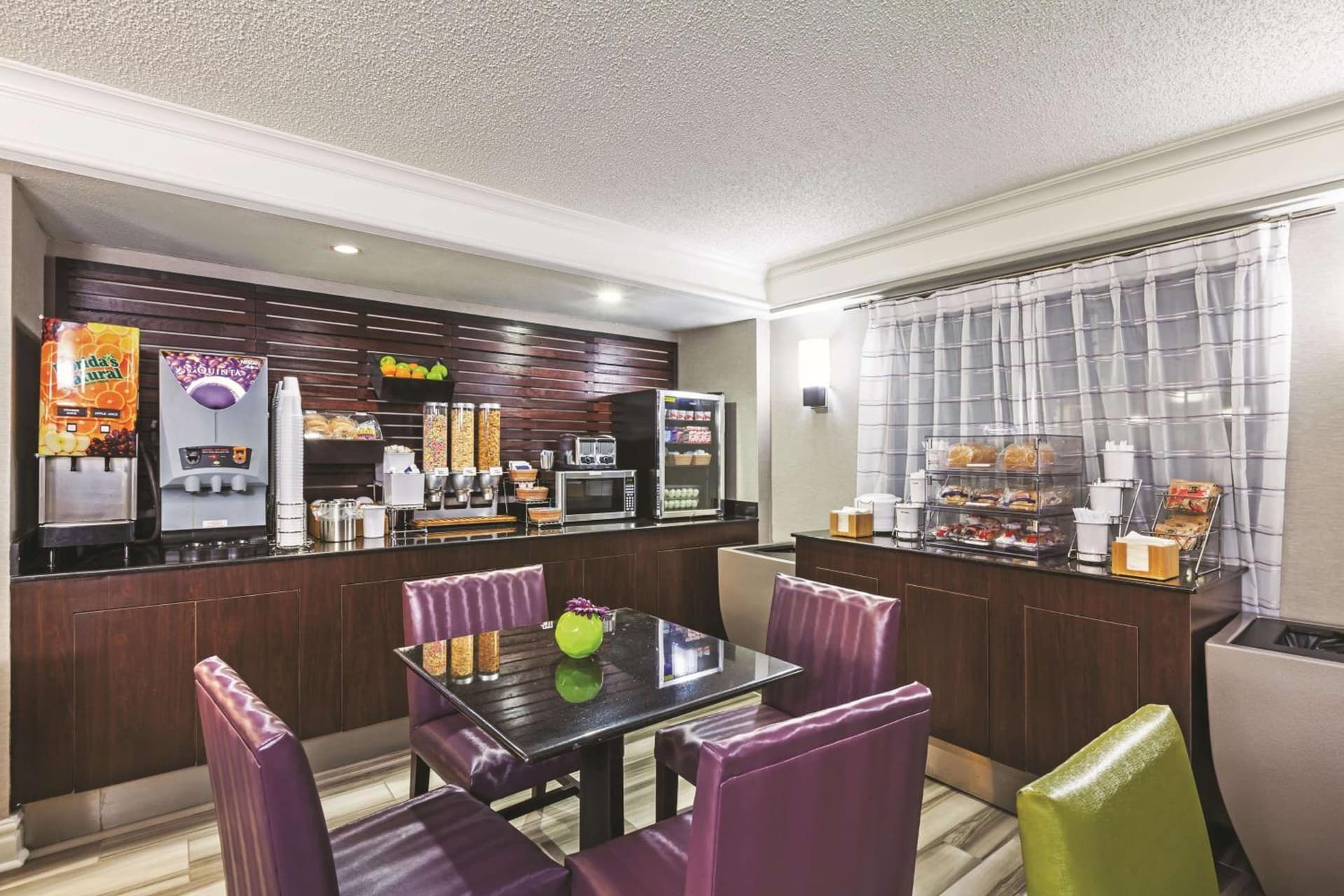 La Quinta Inn by Wyndham Midland gallery photo in Midland, TX — image 6
