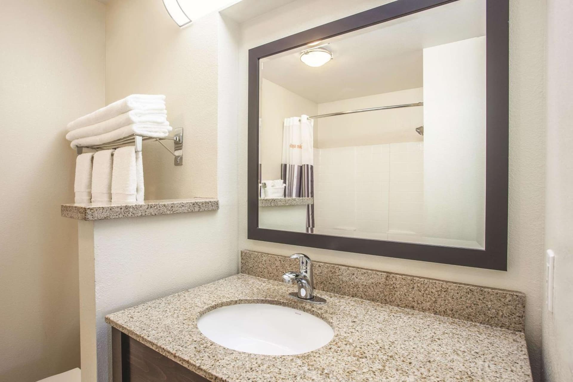 La Quinta by Wyndham Portland Airport gallery photo in Portland, OR — image 72