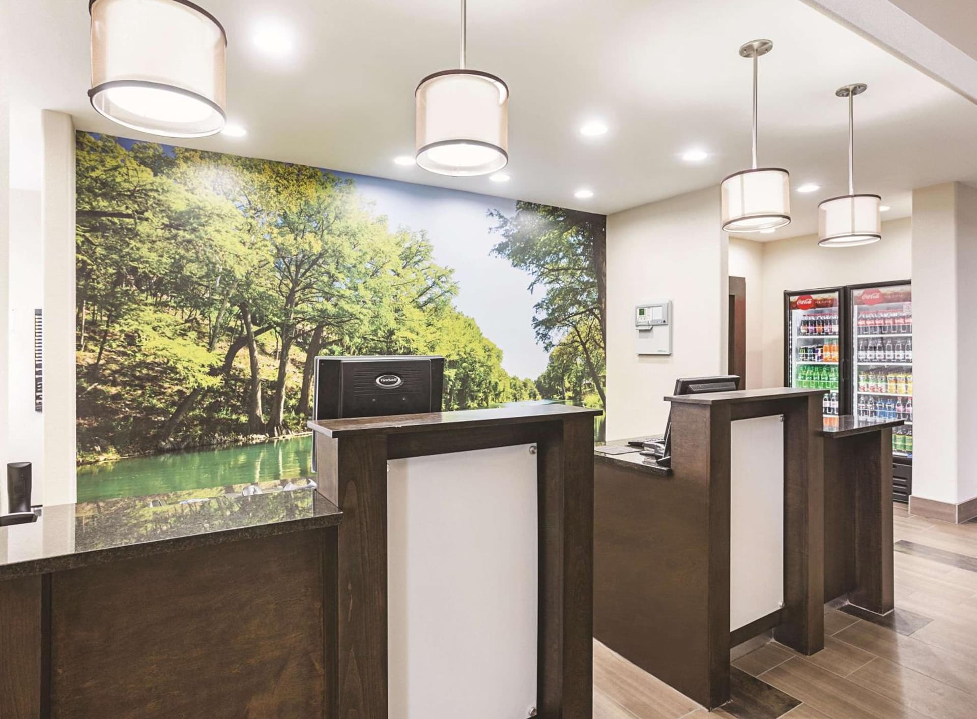 La Quinta by Wyndham New Braunfels interior in New Braunfels, TX — gallery photo 2
