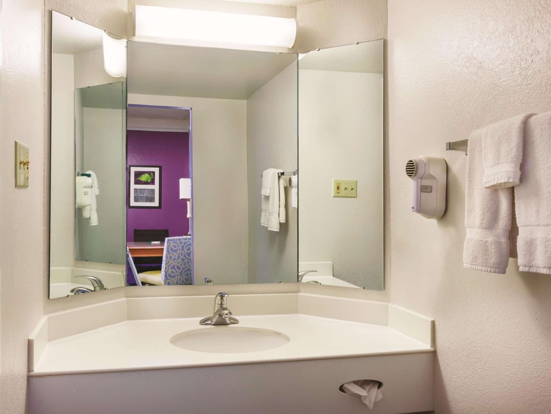 La Quinta Inn by Wyndham Odessa gallery photo in Odessa, TX — image 40