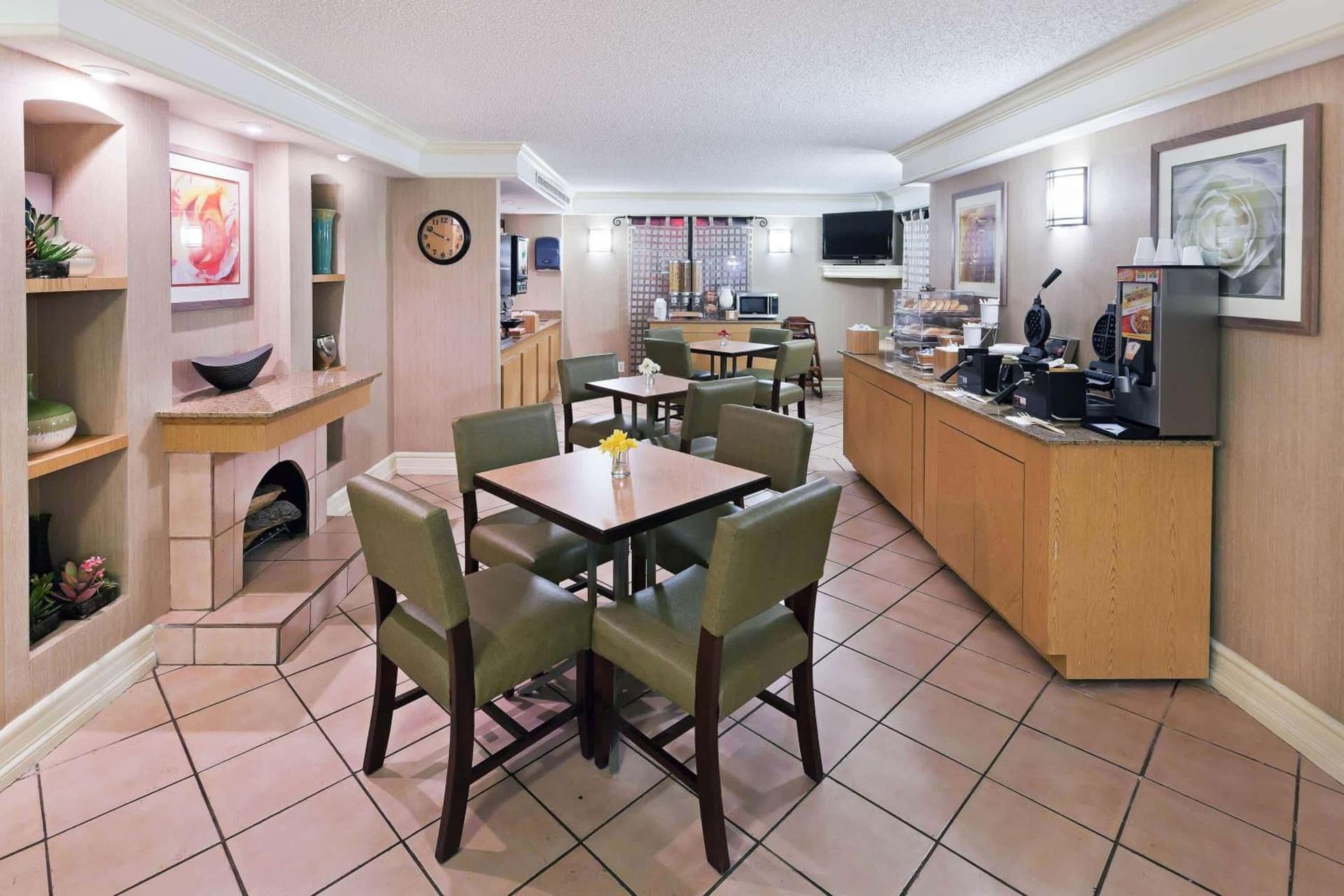 La Quinta Inn by Wyndham Amarillo Mid-City gallery photo in Amarillo, TX — image 59