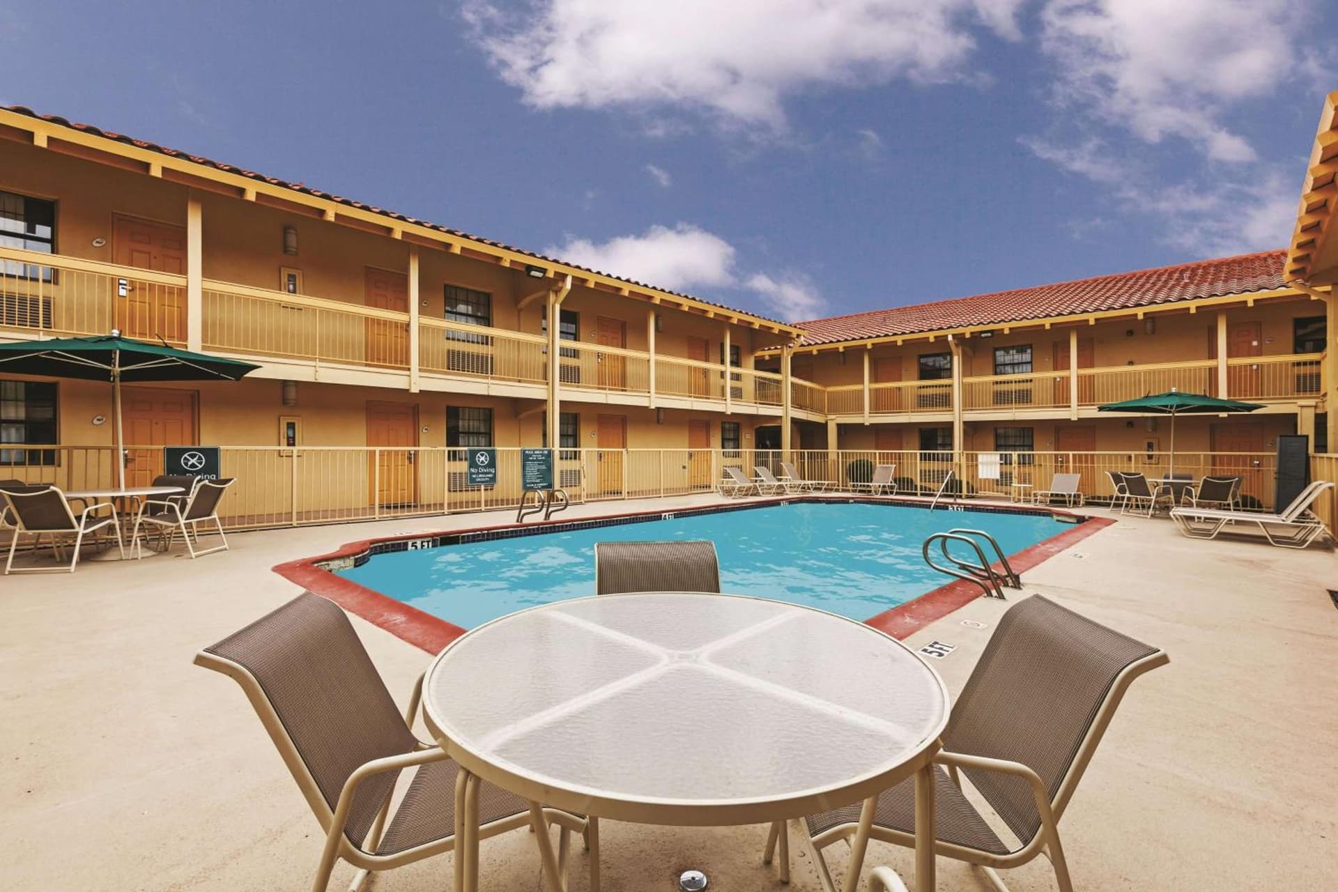 La Quinta Inn by Wyndham Midland gallery photo in Midland, TX — image 7